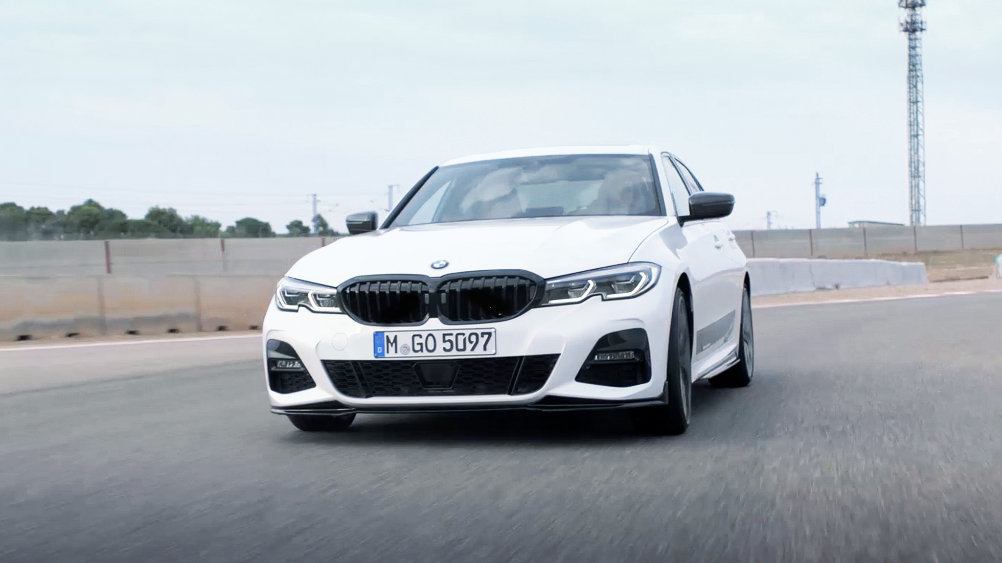 BMW Serie 3, Accesorios BMW M Performance Vista frontal parcial del BMW Serie 3 con accesorios BMW M.