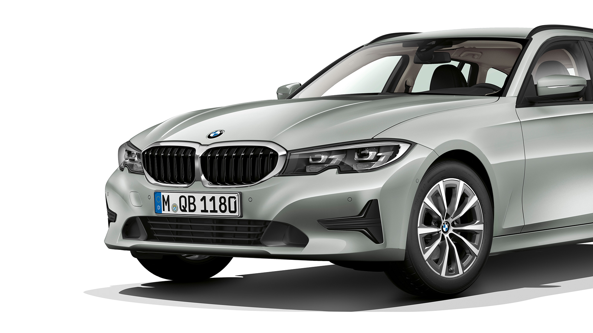 Acabado Advantage, vista de tres cuartos del frontal. Nuevo BMW Serie 3 Touring, acabado Advantage, imagen de tres cuartos del frontal.