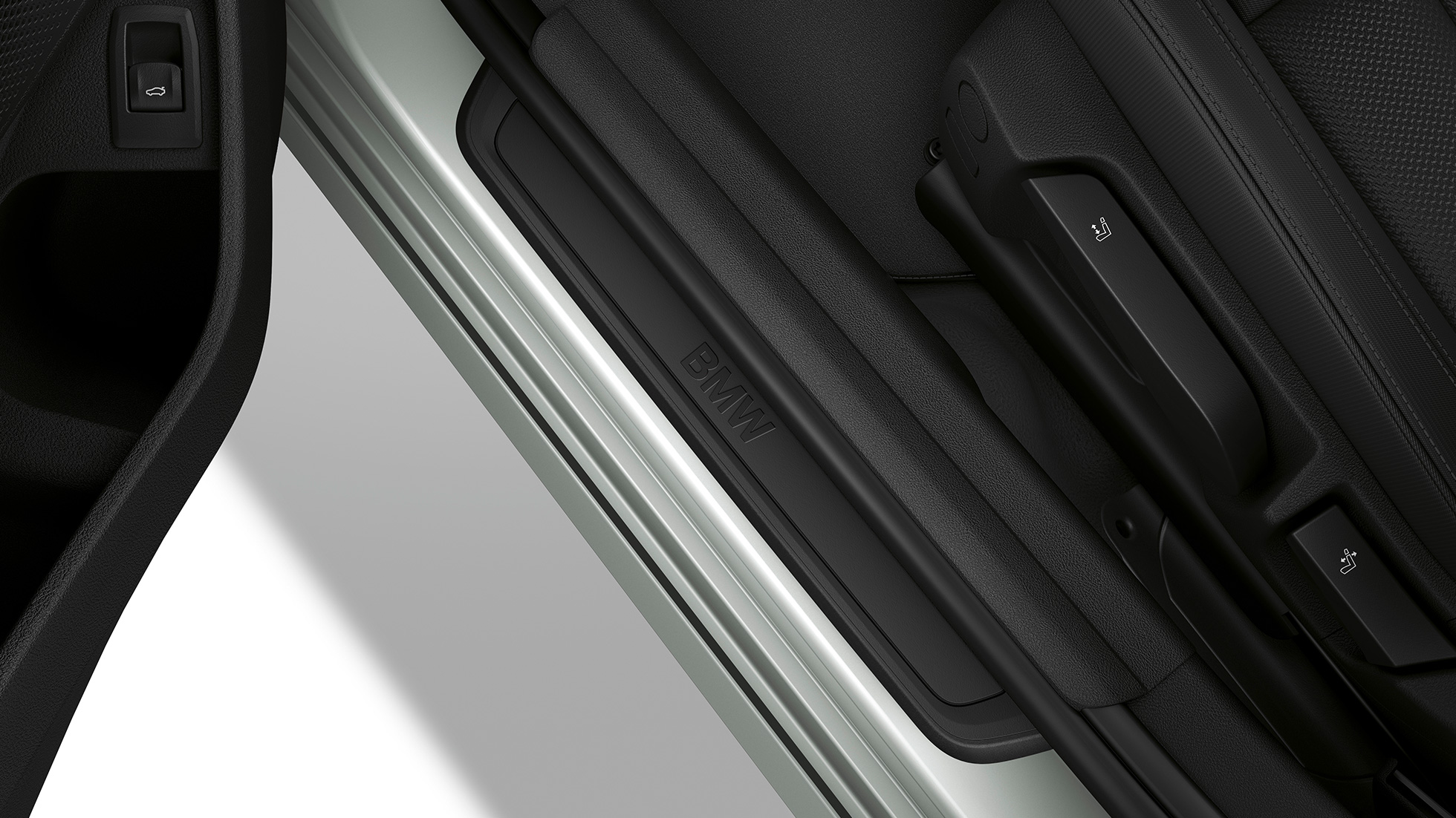 Acabado Advantage, molduras de entrada. Nuevo BMW Serie 3 Touring, acabado Advantage, molduras de entrada.