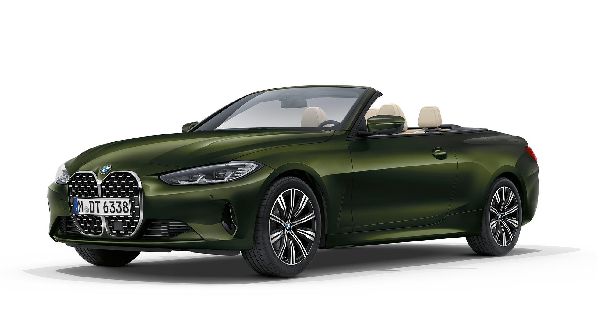 BMW Serie 4 Cabrio, equipamiento de serie G23 2020, vista de tres cuartos del frontal BMW Serie 4 Cabrio G23 2020, equipamiento de serie, Sanremo Green metalizado, vista de tres cuartos del frontal