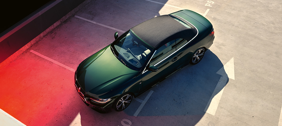 Capota de tela BMW Serie 4 Cabrio G23 2020 Capota de tela BMW Serie 4 Cabrio G23 2020 Sanremo Green metalizado, vista aérea