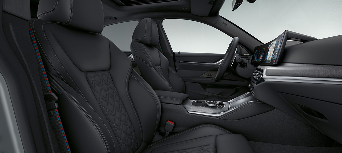 Equipamiento de cuero Merino Schwarz BMW Serie 4 Gran Coupé G26 2021 G22 Interior Equipamiento de cuero ampliado Merino BMW Individual Schwarz BMW Serie 4 Gran Coupé G26 2021 Interior Puesto de conducción