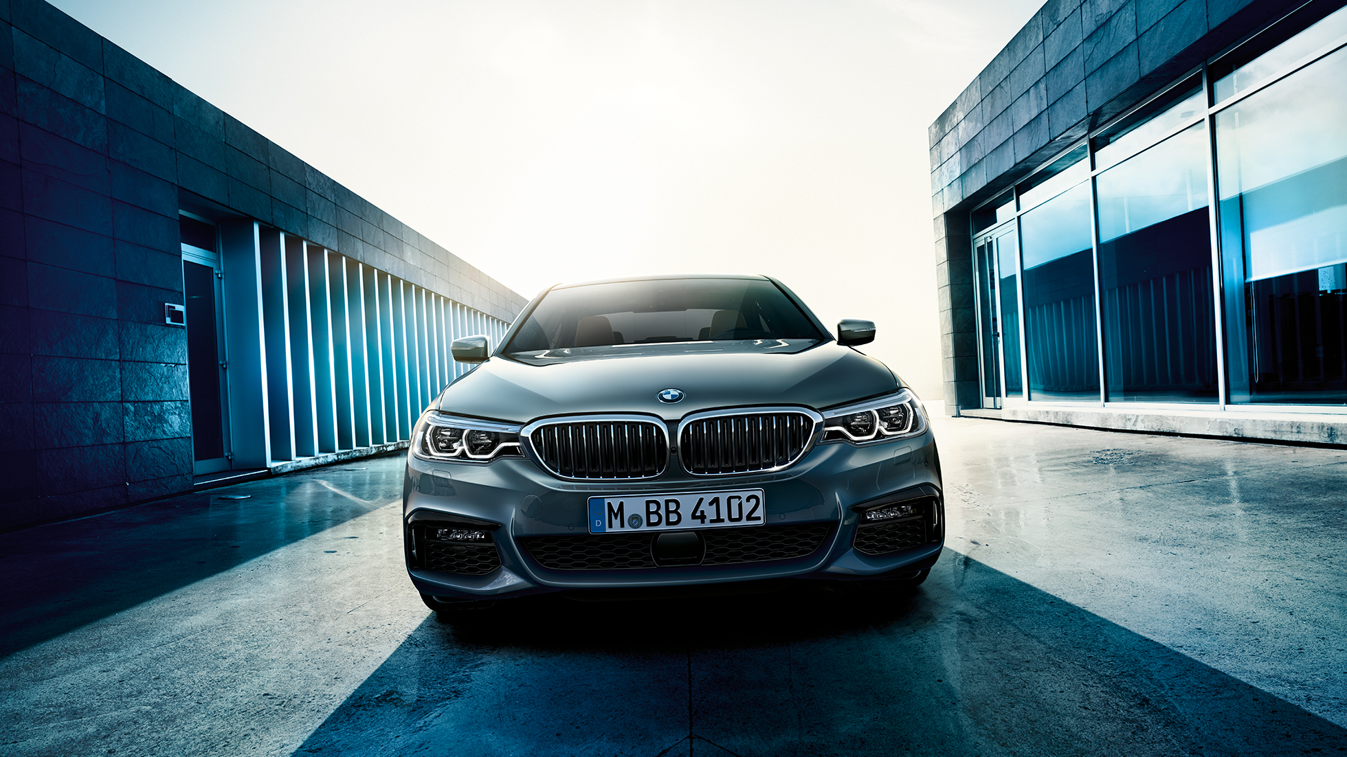 Exterior, BMW Serie 5 Exterior, presentación del BMW Serie 5, BMW 540i Berlina G30 Bluestone metalizado, vista del frontal