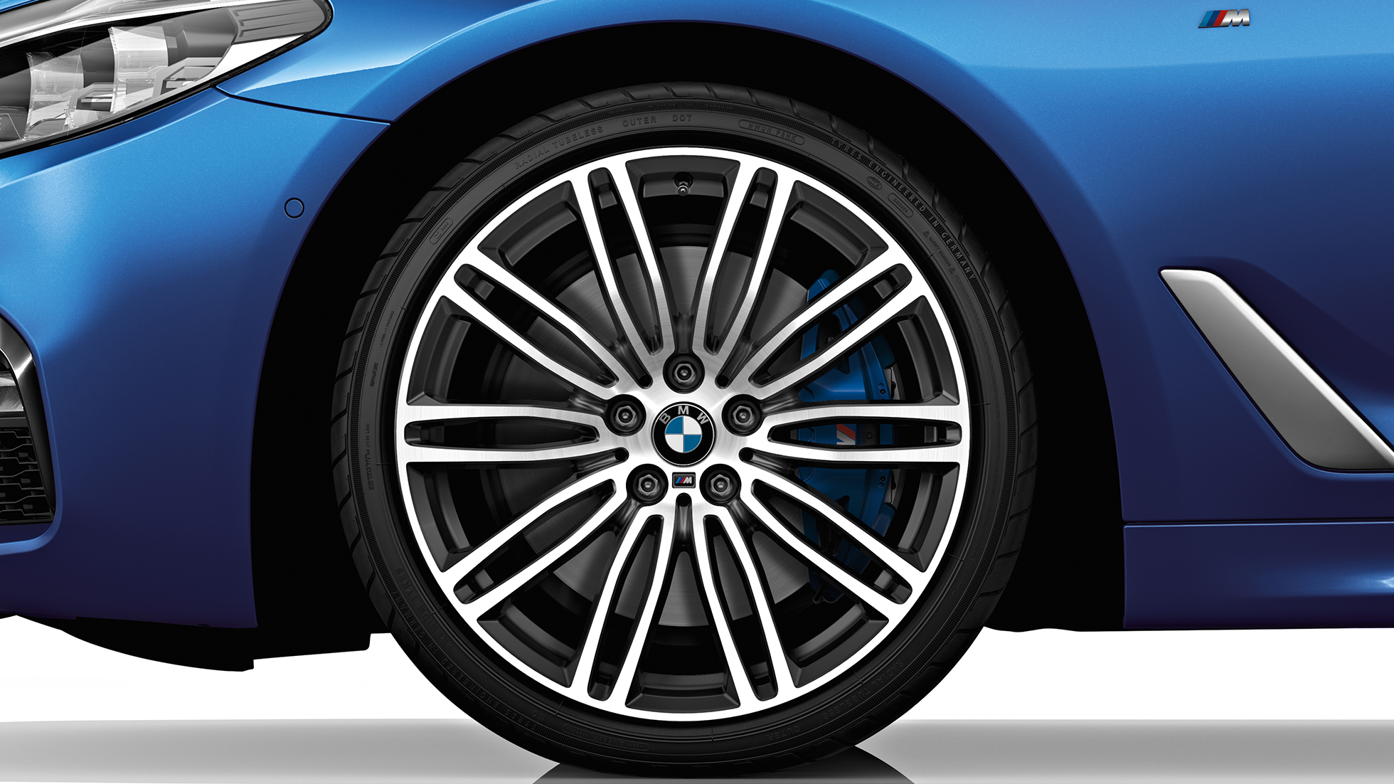 Paquete deportivo M, llantas BMW Serie 5 BMW 540i Berlina Paquete deportivo M BMW Serie 5 BMW 540i Berlina G30 Mediterranblau metalizado, llantas