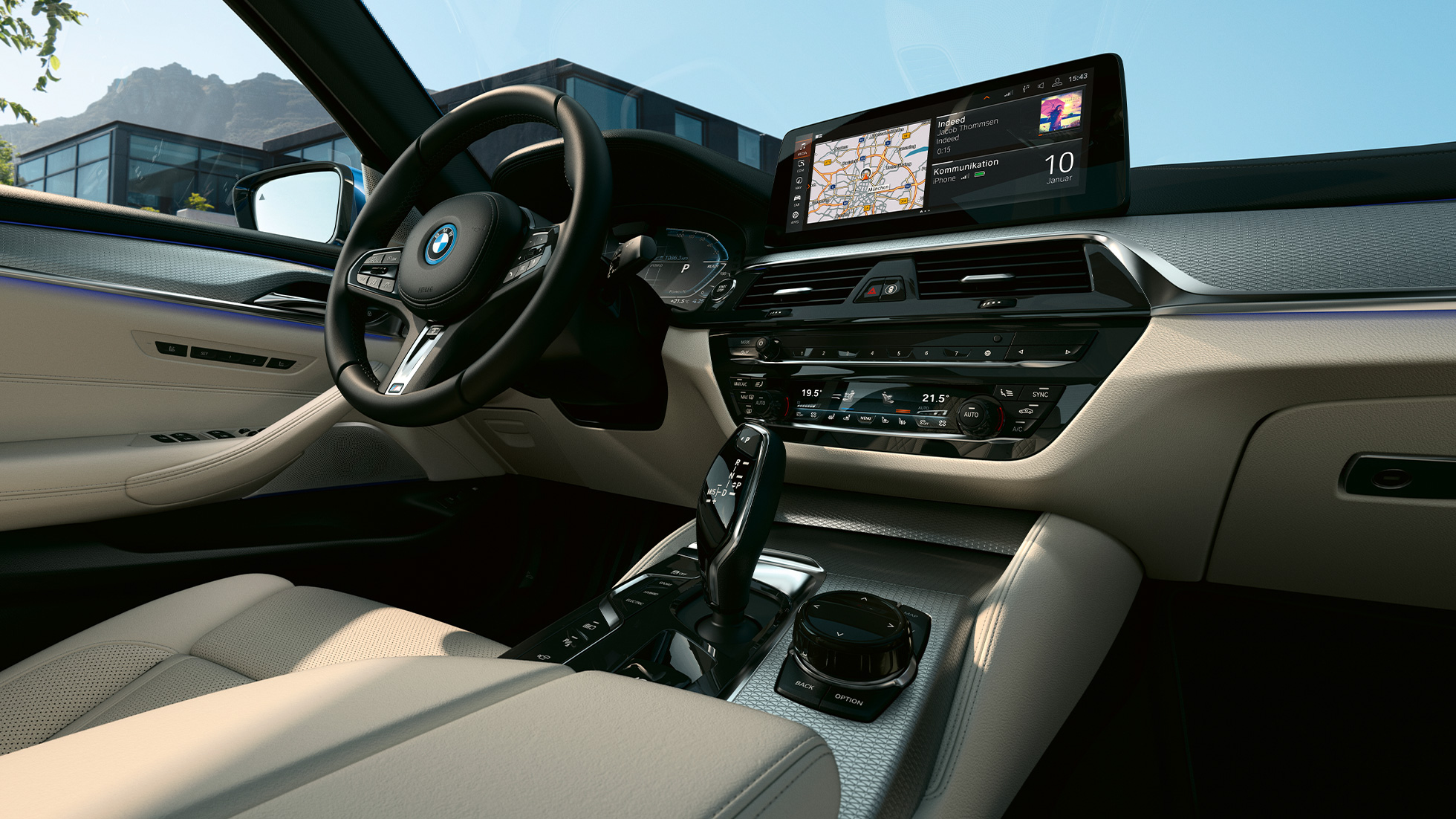 Interior BMW Serie 5 G30 Display de información y volante deportivo de cuero BMW Serie 5 G30 Renovación 2020 Interior