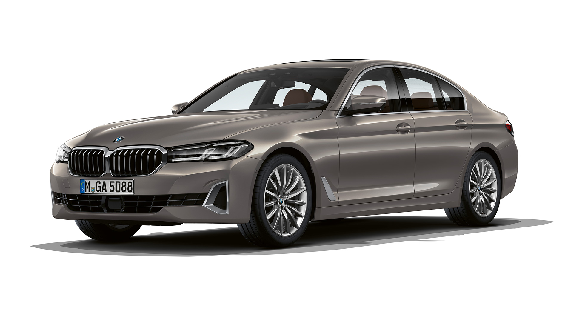 BMW Serie 5 Berlina G30 Línea Luxury frontal BMW Serie 5 Berlina 520d xDrive G30 2020 Línea Luxury en Berninagrau Vista de tres cuartos del frontal