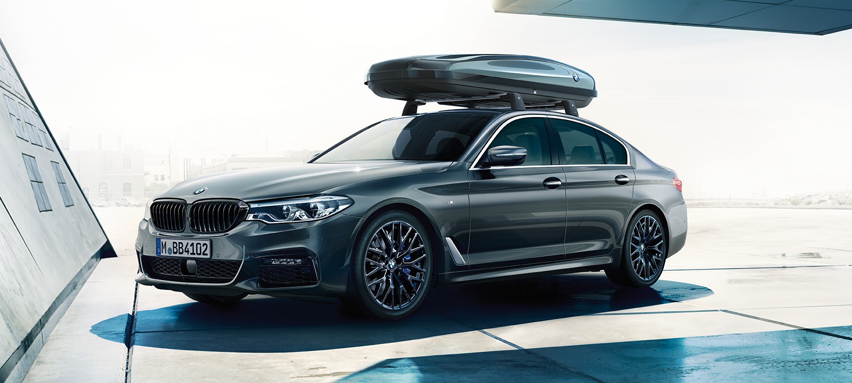 Accesorios BMW Serie 5 G30 BMW Serie 5 con caja portaequipajes para techo BMW 520