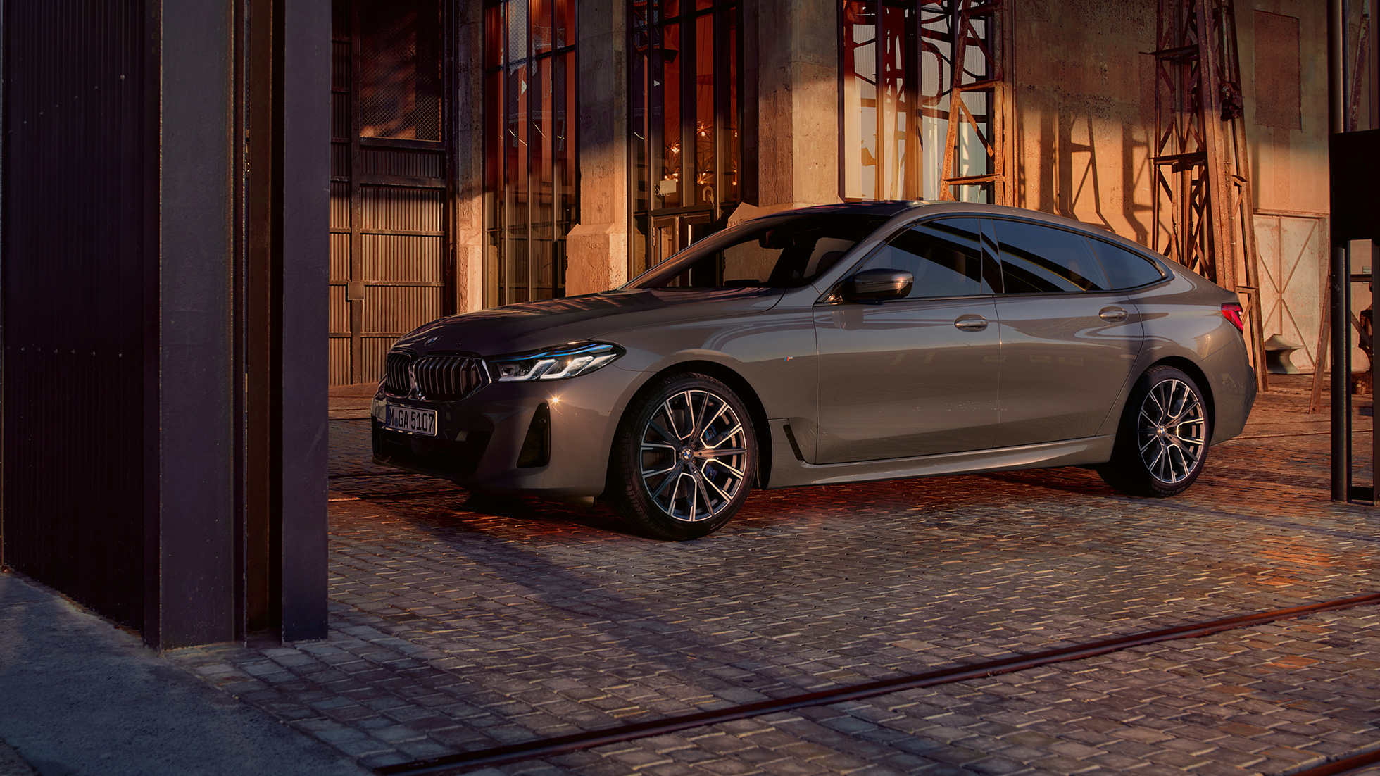 Silueta BMW Serie 6 Gran Turismo G32 2020 BMW Serie 6 Gran Turismo 640i xDrive G32 2020 Berninagrau Perspectiva lateral