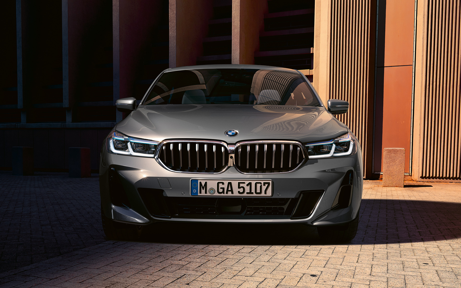 Frontal BMW Serie 6 Gran Turismo G32 2020 Diseño del frontal BMW Serie 6 Gran Turismo 640i xDrive G32 2020 Bernina Grey, perspectiva frontal