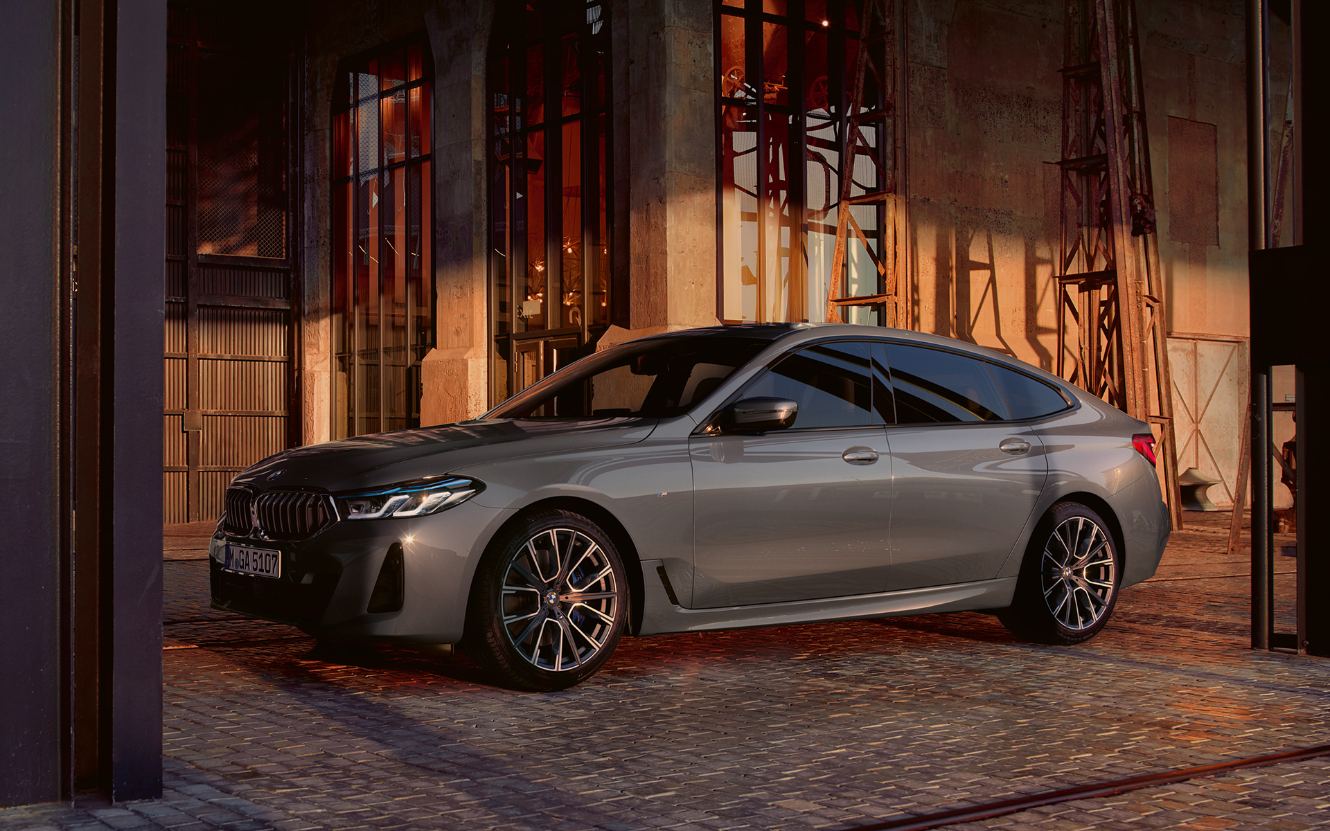 Silueta BMW Serie 6 Gran Turismo G32 2020 BMW Serie 6 Gran Turismo 640i xDrive G32 2020 Bernina Grey, perspectiva lateral