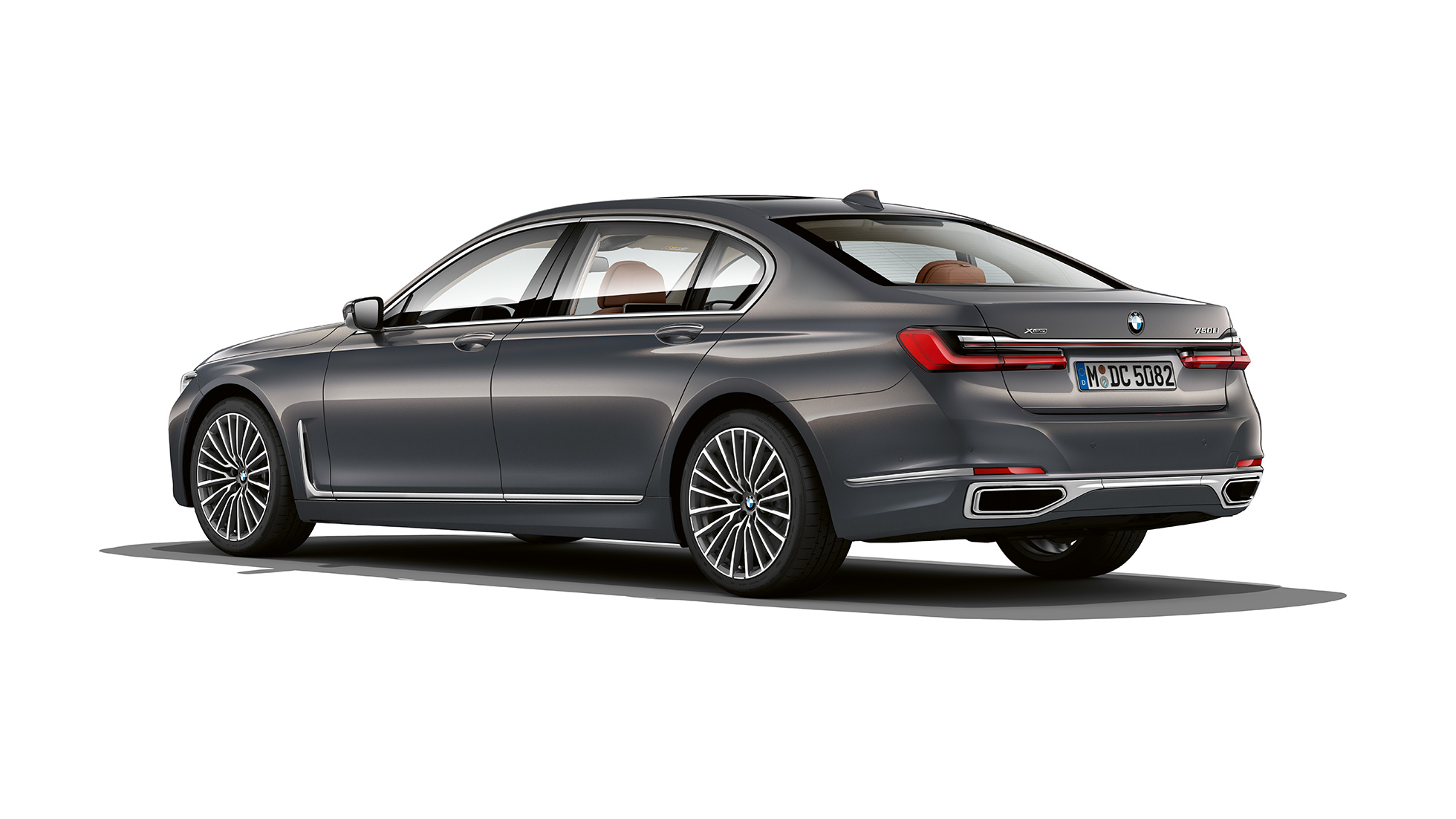 BMW Serie 7 con diseño exterior Pure Excellence, vista de tres cuartos de la zaga BMW Serie 7 en gris con diseño exterior Pure Excellence, vista de tres cuartos de la zaga