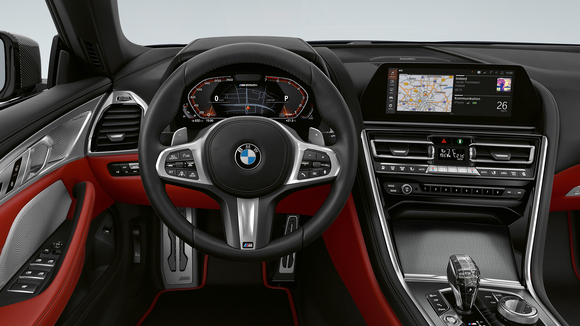 BMW M850i xDrive, Carbonschwarz metalizado, puesto de conducción con volante M de cuero. BMW M850i xDrive, Carbonschwarz metalizado, puesto de conducción con volante M de cuero.