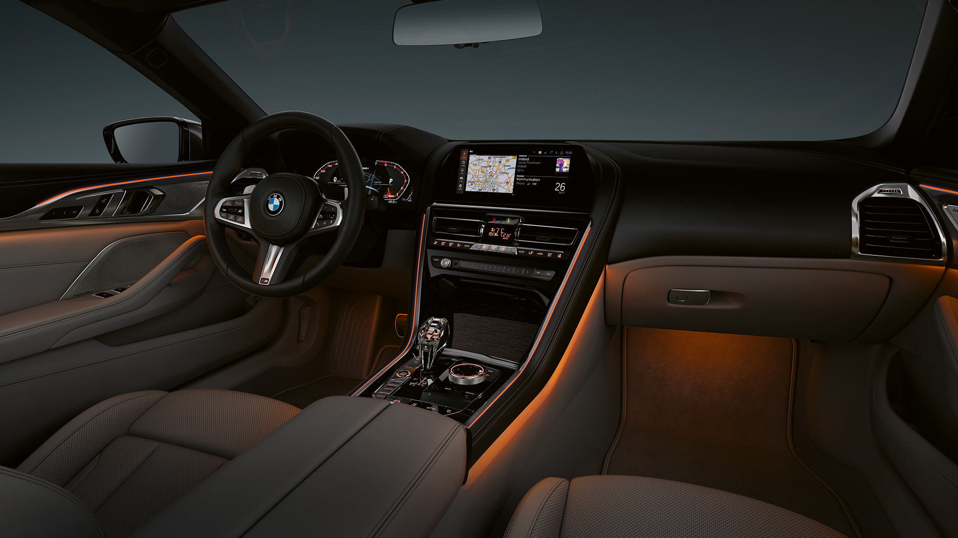 BMW M850i xDrive, interior, luz ambiente. BMW M850i xDrive, interior, luz ambiente.