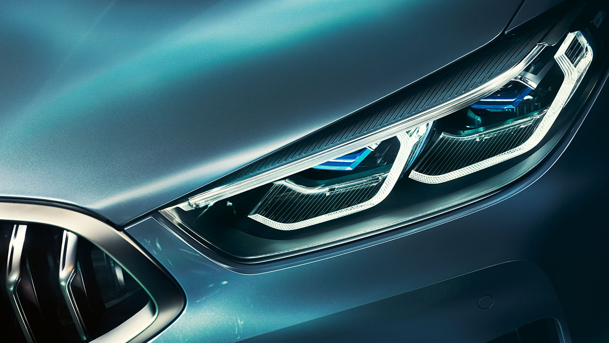 BMW Serie 8 Coupé, luz láser. Detalle de la luz láser del frontal del BMW Serie 8 Coupé.