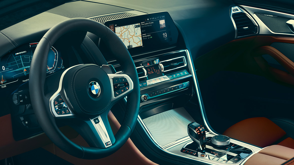 BMW Serie 8 Coupé, puesto de conducción. Detalle del puesto de conducción del BMW Serie 8 Coupé.