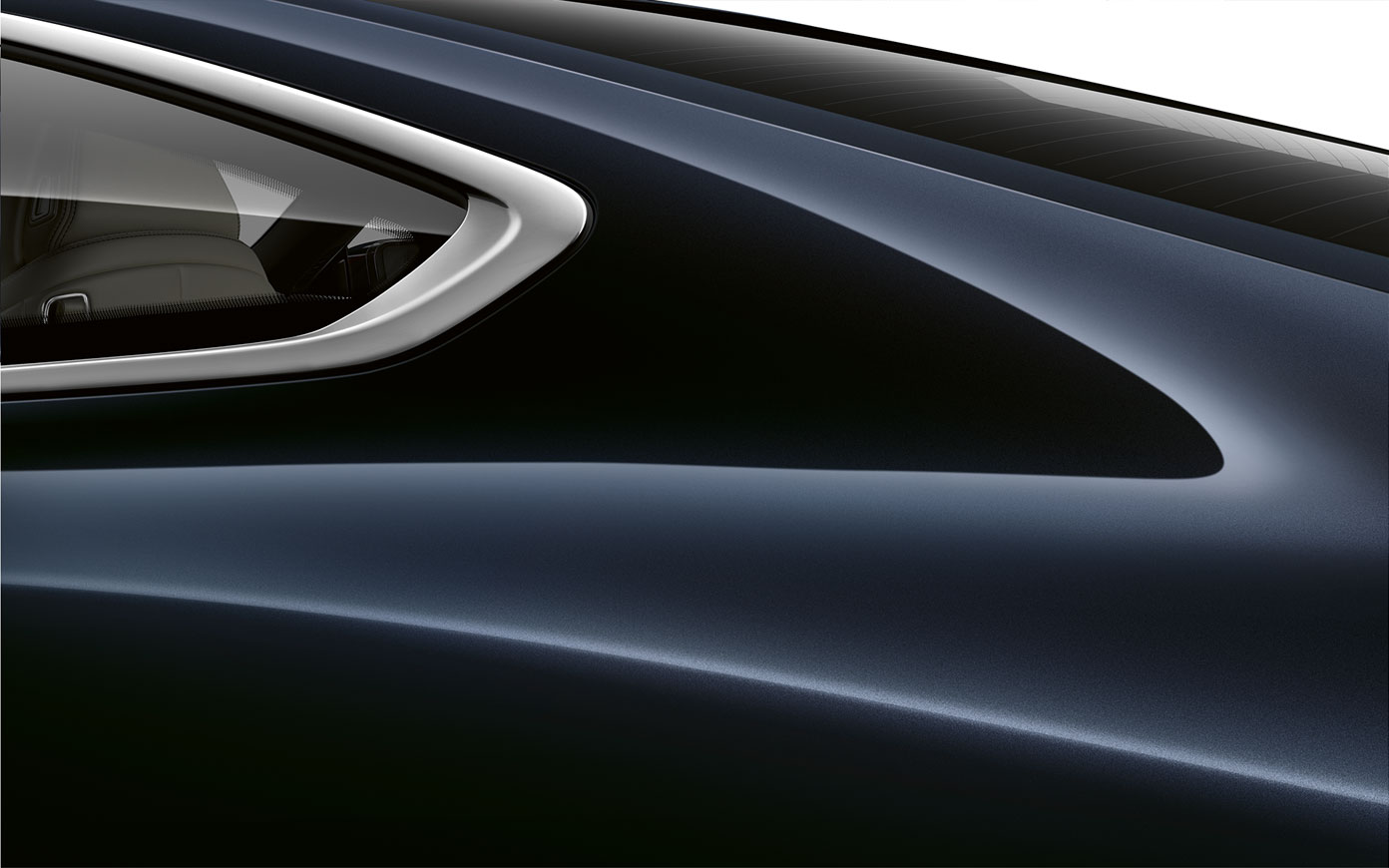 BMW Serie 8 Coupé, detalle del pilar trasero. Detalle del pilar trasero del BMW Serie 8 Coupé en Carbonschwarz metalizado.