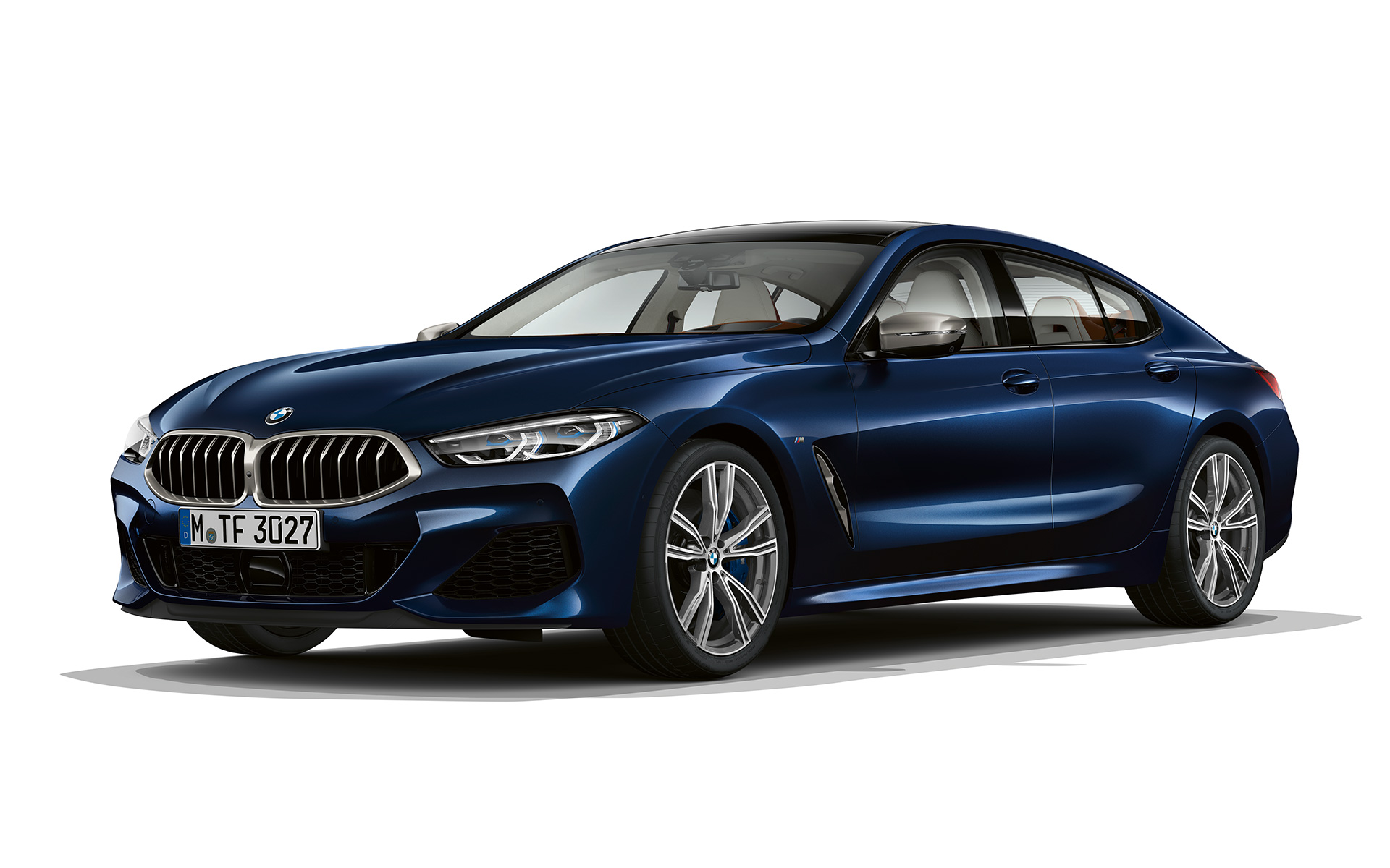Imagen de tres cuartos del frontal Individual Sophistication BMW Serie 8 Gran Coupé, imagen de tres cuartos del frontal Individual Sophistication