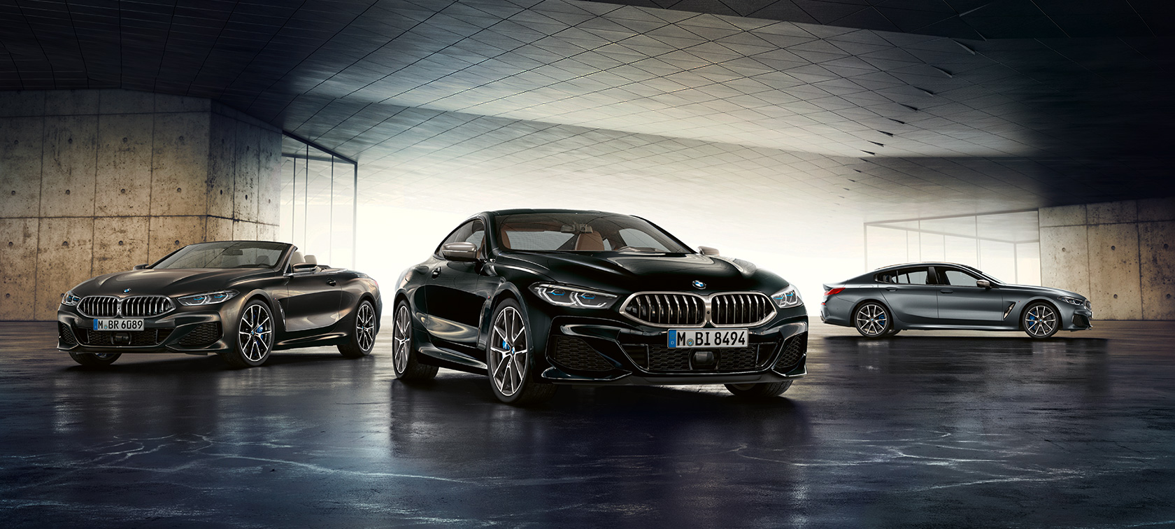 BMW Serie 8 Coupé (G15), vista de tres cuartos del frontal, BMW Serie 8 Cabrio (G14), vista de tres cuartos del frontal, BMW Serie 8 Gran Coupé (G16), vista de 7/8 del lateral, todos parados BMW Serie 8 Coupé (G15), vista de tres cuartos del frontal, BMW Serie 8 Cabrio (G14), vista de tres cuartos del frontal, BMW Serie 8 Gran Coupé (G16), vista de 7/8 del lateral, todos parados