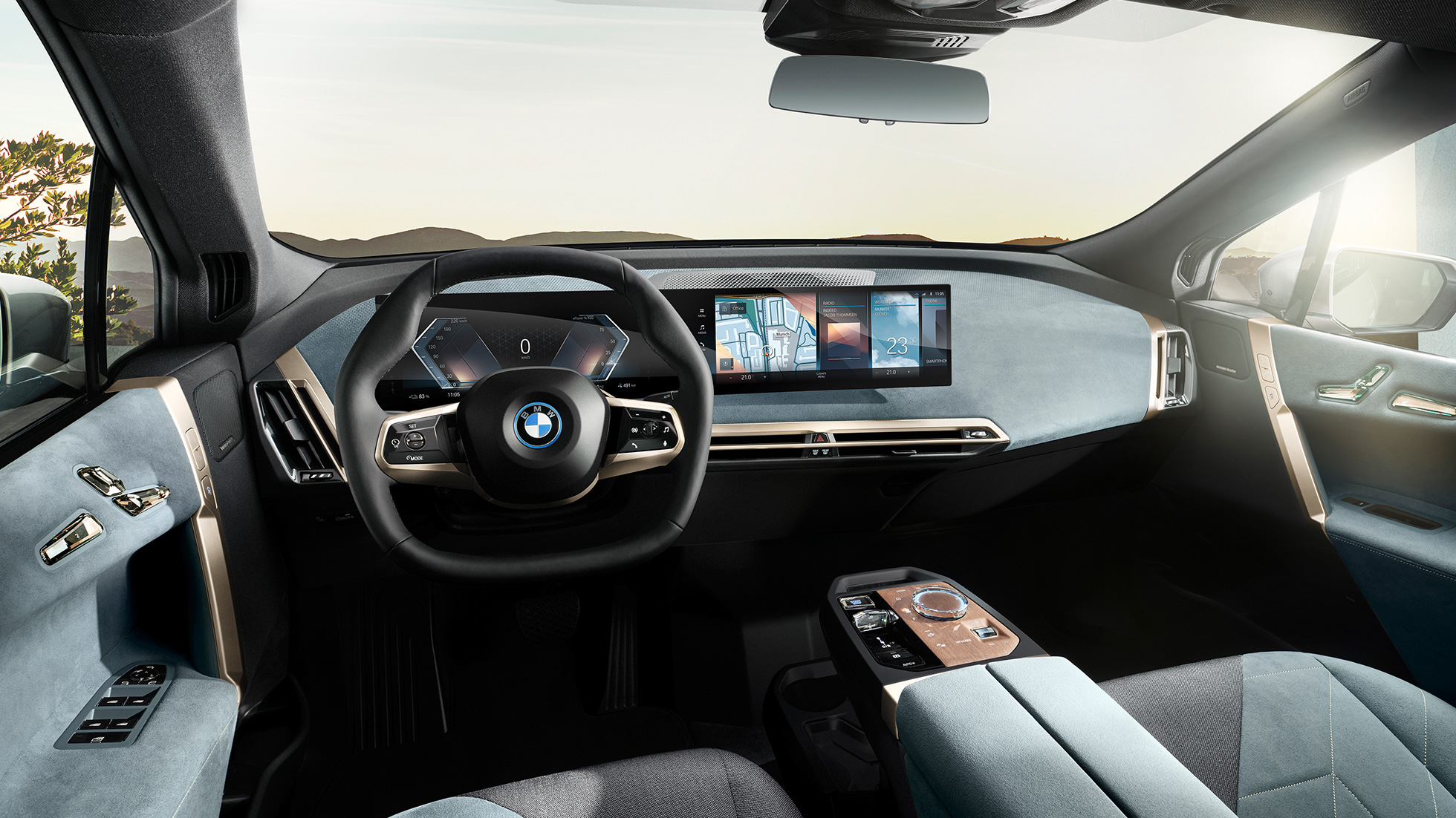 BMW iX diseño interior Diseño interior del BMW iX. Volante y cuadro de mandos del SAV eléctrico