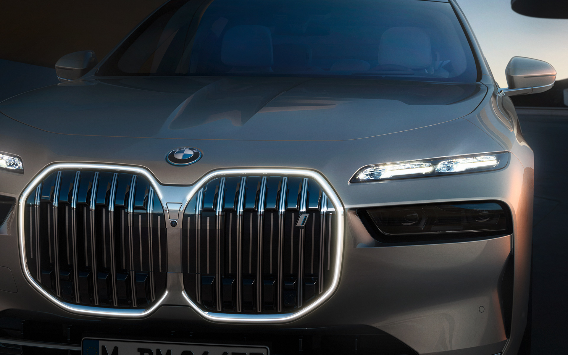 BMW i7 G70 Exterior, parrilla BMW "Iconic Glow" BMW i7 G70 Exterior, parrilla BMW "Iconic Glow" con luz encendida