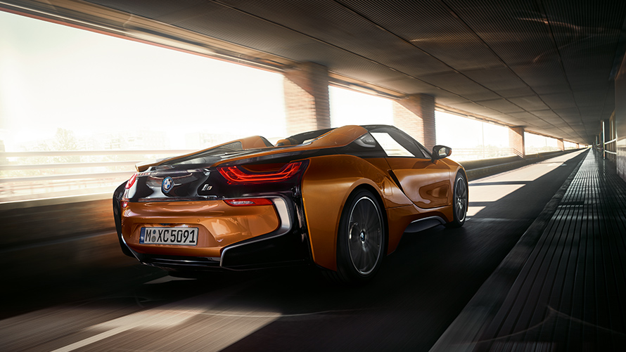Portada del vídeo del BMW i8 Roadster. El deportivo híbrido enchufable Portada del vídeo del BMW i8 Roadster. El deportivo híbrido enchufable