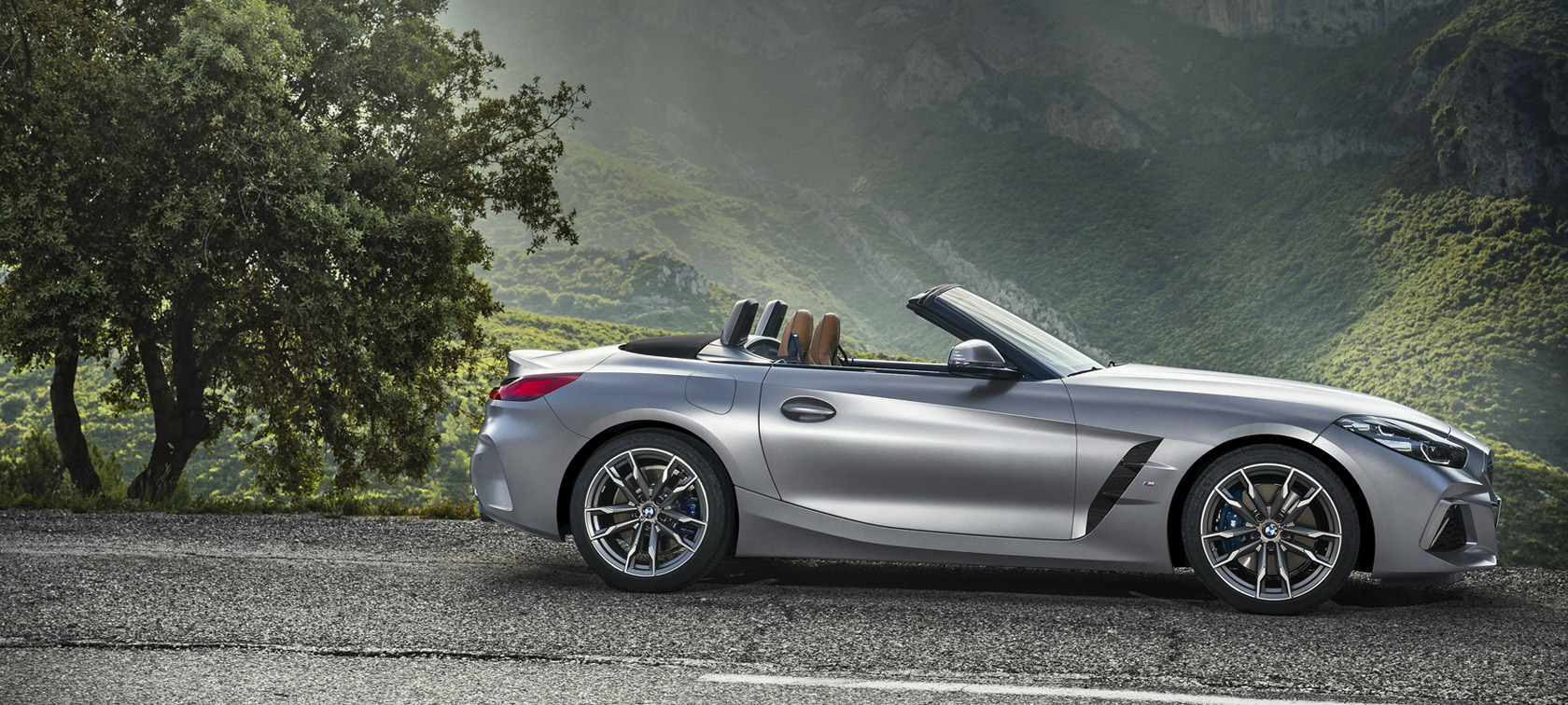 Vista lateral del BMW Z4 M40i Roadster G29 Vista lateral del BMW Z4 M40i Roadster G29