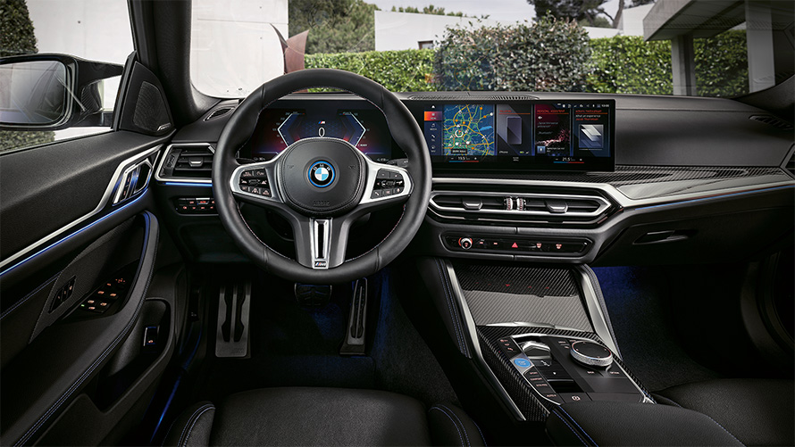 BMW i4 M50 G26 2021 Interior, puesto de conducci&oacute;n, cuadro&nbsp;de&nbsp;instrumentos y consola central