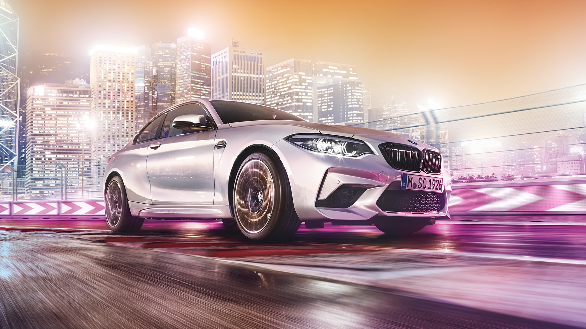 Diseño del frontal BMW M2 Competition F87 Diseño del frontal BMW M2 Competition F87 2018 Hockenheim Silver metalizado, vista de tres cuartos del frontal del vehículo deportivo.