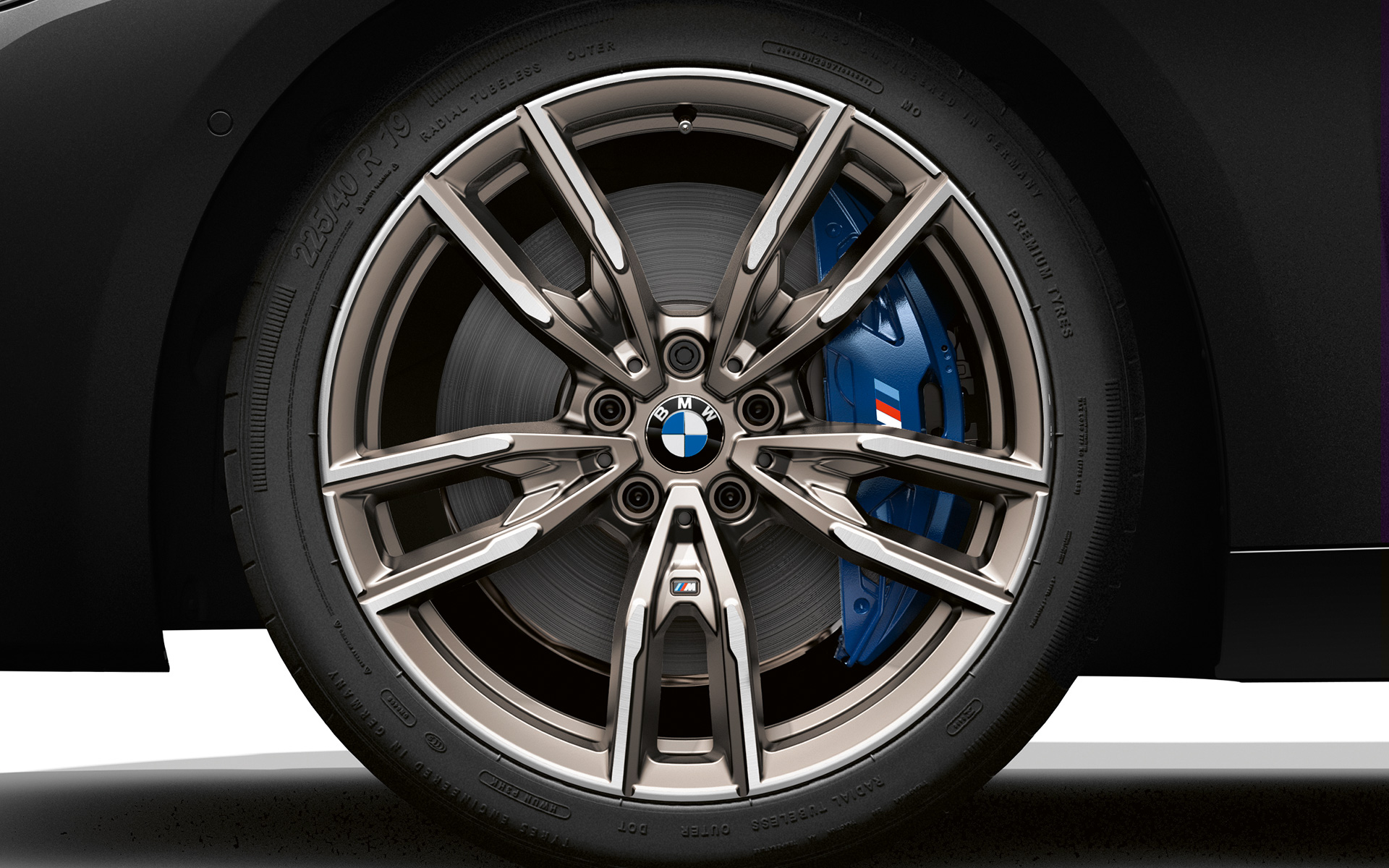 BMW M240i G42 M Sistema de frenos M sport en azul oscuro metalizado Sistema de frenos M sport en azul oscuro metalizado BMW M240i G42