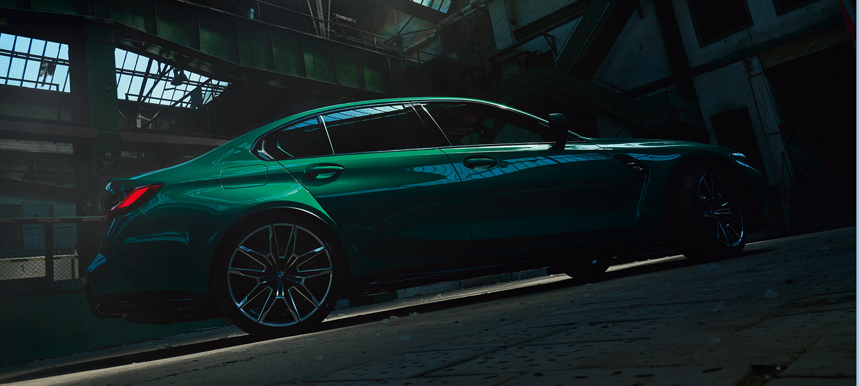 BMW M3 Berlina G80 2020 vista lateral, perspectiva desde ángulo inferior BMW M3 Berlina G80 2020 Isle of Man Green metalizado, vista lateral, perspectiva desde ángulo inferior