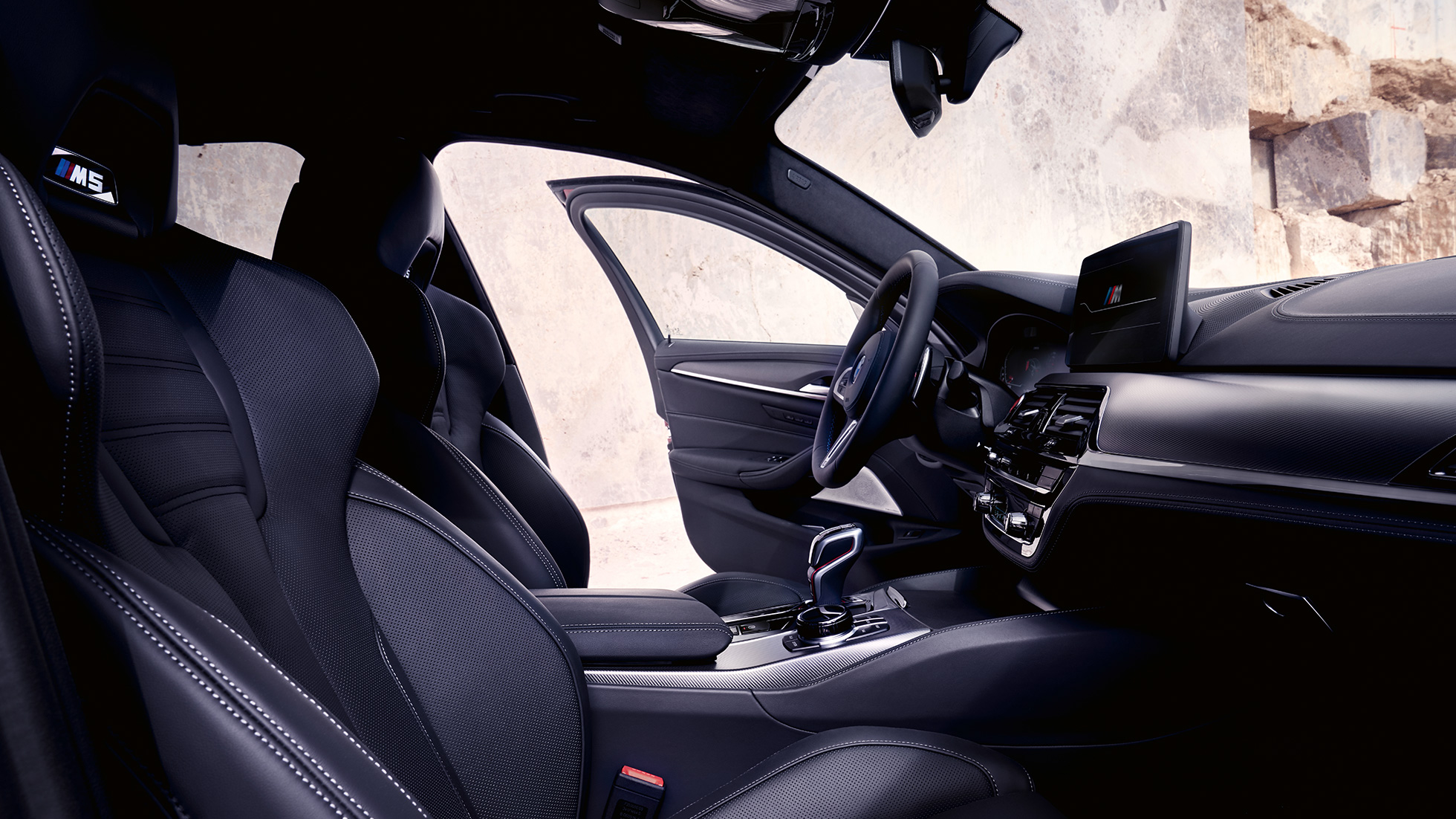 BMW M5 Competition F90 LCI Renovación 2020 Interior BMW M5 Competition F90 LCI Renovación 2020 Interior con asientos multifunción M