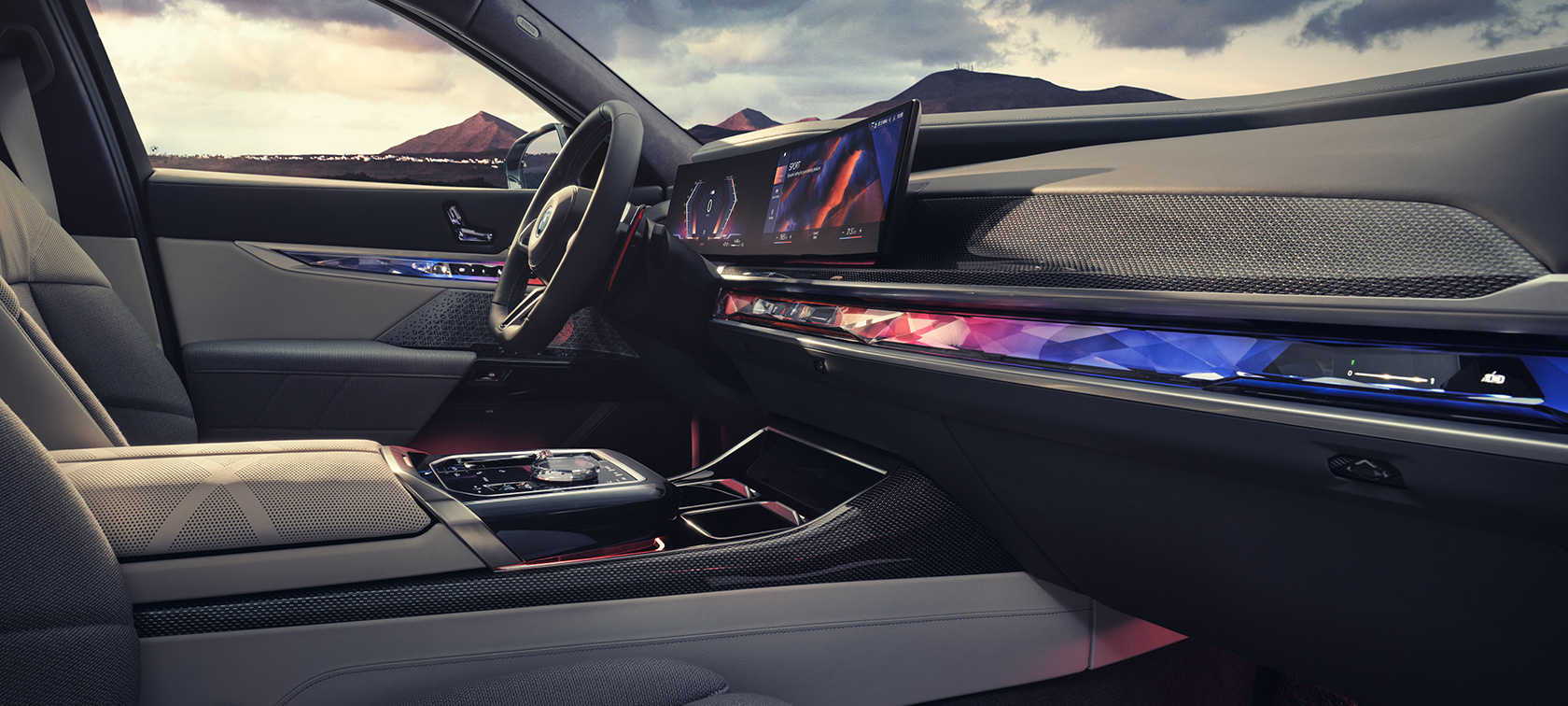 Interior BMW M760e xDrive Berlina G70 Interior BMW M760e xDrive Berlina G70 Vista lateral del acompañante