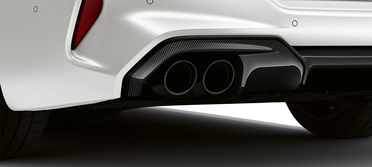 Faldón trasero de fibra de carbono, paquete exterior M de fibra de carbono BMW M8 Competition Gran Coupé F93 LCI Renovación 2022 BMW M8 Competition Gran Coupé F93 LCI Renovación 2022 BMW Individual Frozen Brilliant White metalizado, paquete exterior M de fibra de carbono, faldón trasero de fibra de carbono, primer plano