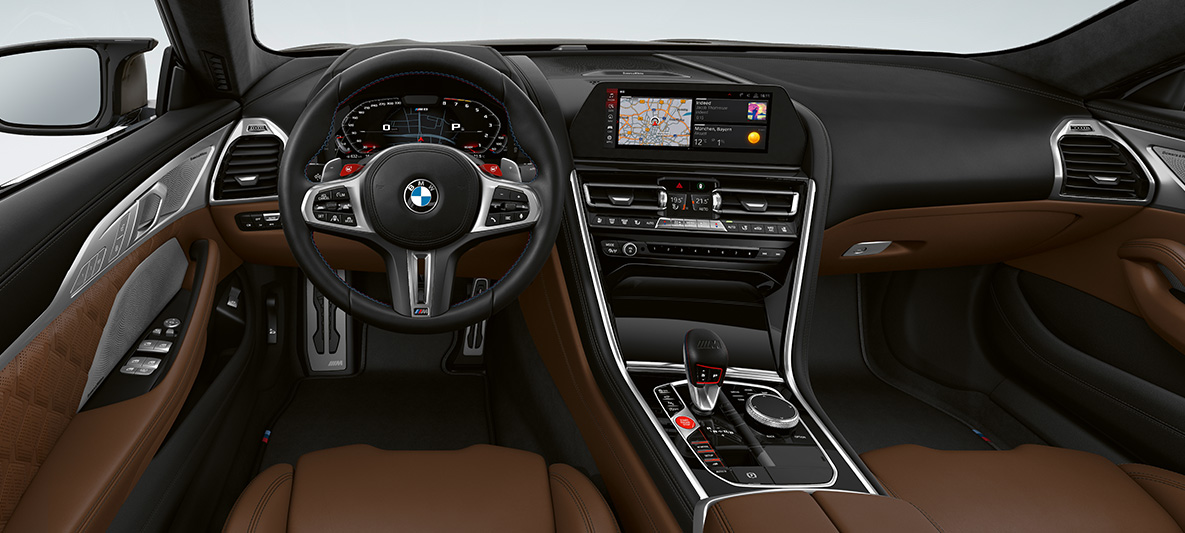 Puesto de conducción BMW M8 Gran Coupé Puesto de conducción BMW M8 Gran Coupé F93 2020, interior