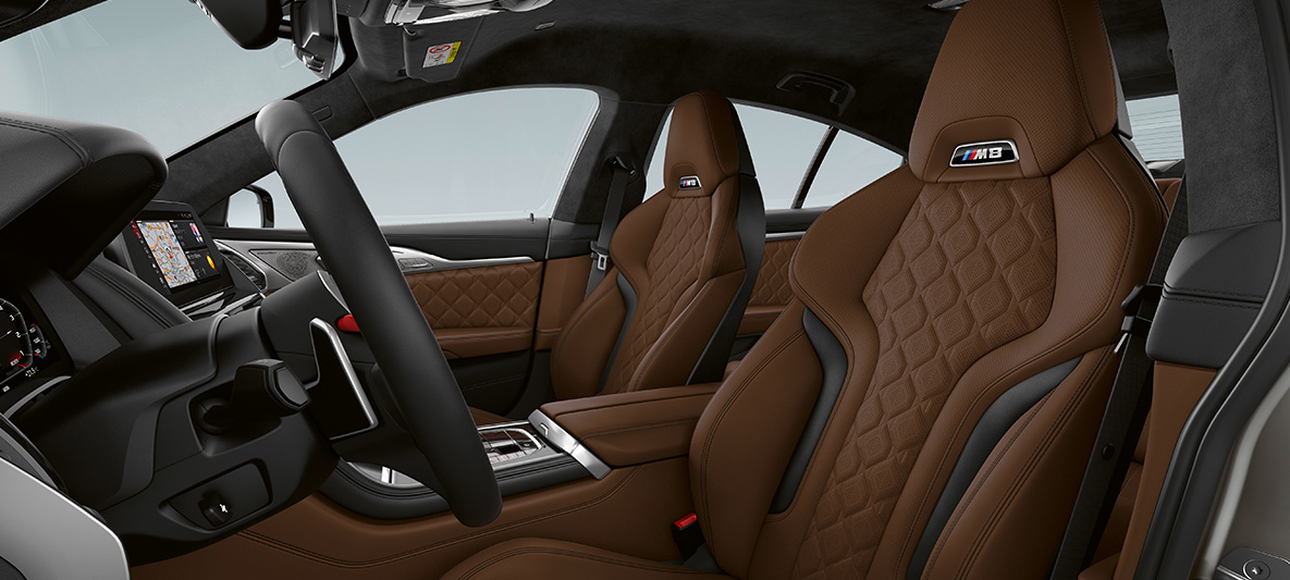 Asientos deportivos M en cuero Merino BMW M8 Gran Coupé Asientos deportivos M con logo "M8" en cuero Merino BMW M8 Gran Coupé F93 2020, interior