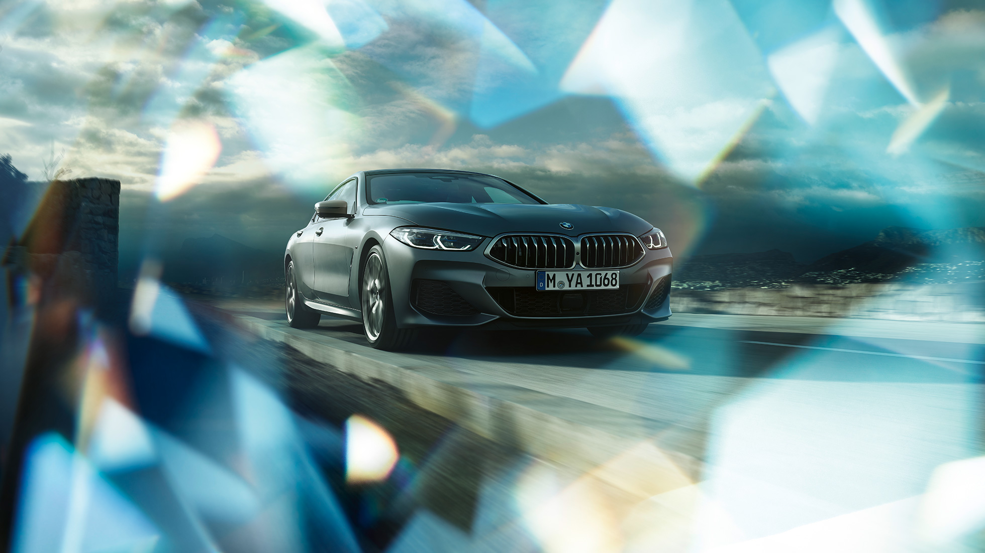 BMW M850i xDrive Gran Coupé, vista de tres cuartos del frontal del coche de alta gama BMW M850i xDrive Gran Coupé G16 2019 BMW Individual Frozen Bluestone metalizado, vista de tres cuartos del frontal