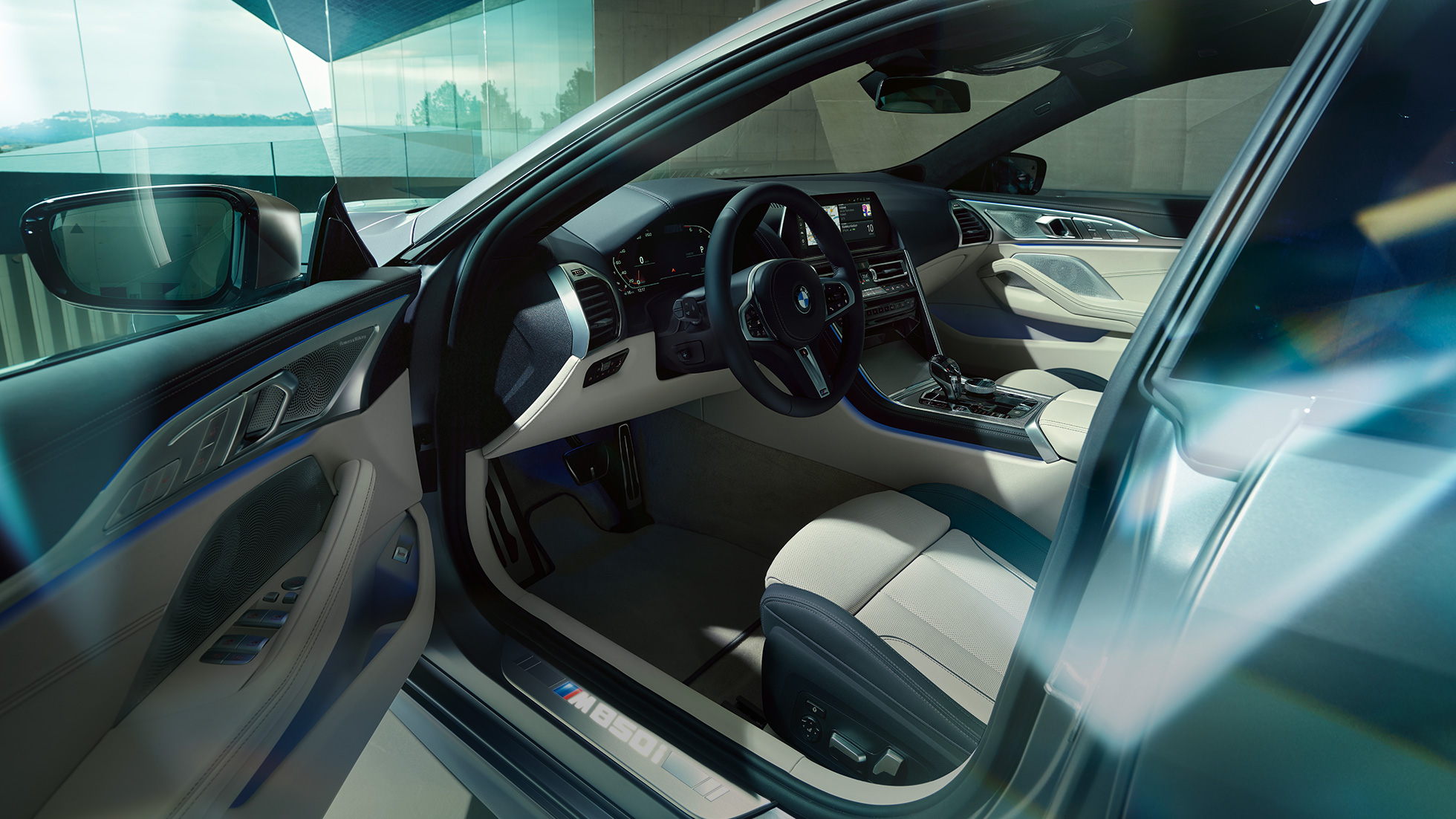 Puesto de conducción BMW M850i xDrive Gran Coupé Puesto de conducción BMW M850i xDrive Gran Coupé interior G16 2019