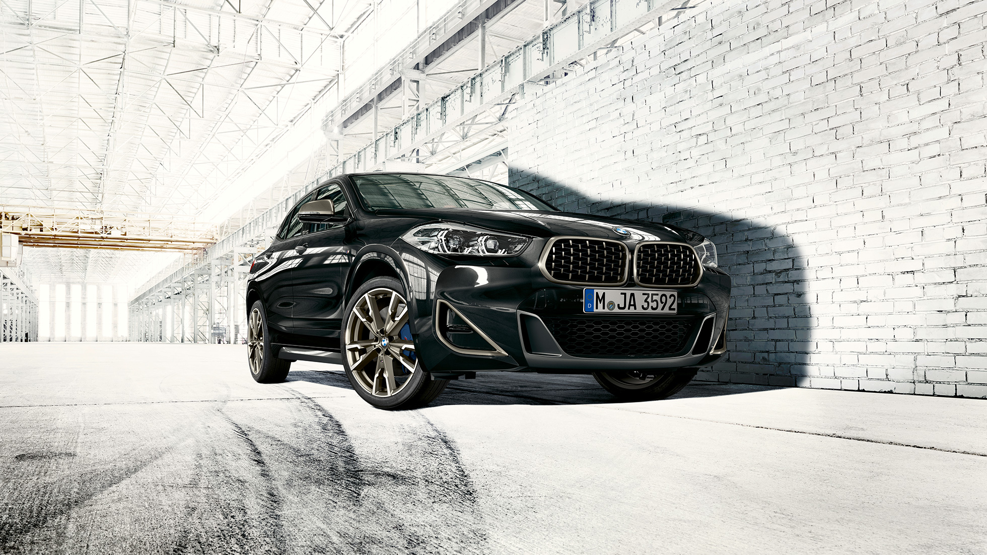 Parrilla doble BMW X2 M35i Detalle de la parrilla delantera del BMW X2 M35i, el SUV deportivo