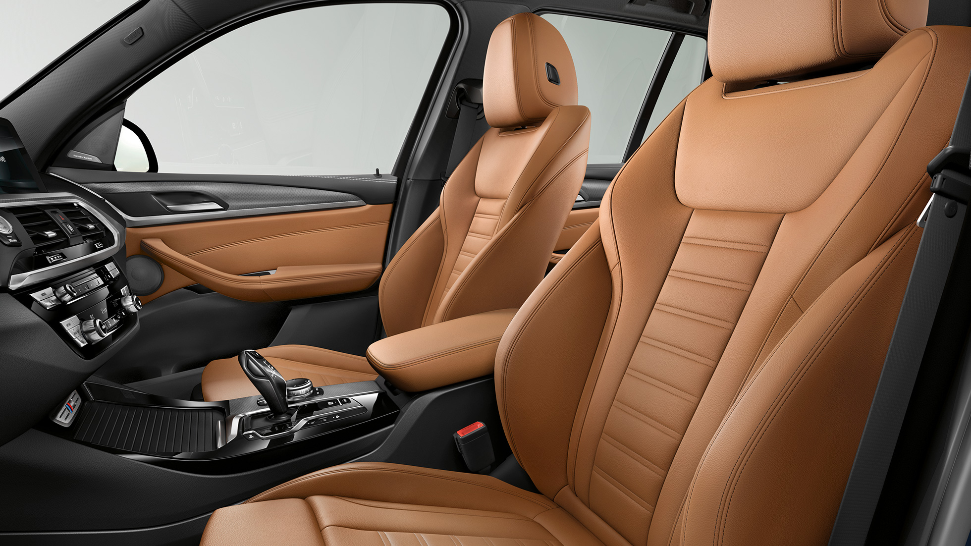BMW X3 M40i y BMW X3 M40d, interior BMW X3 M40i y BMW X3 M40d, interior deportivo y cómodo con asientos deportivos.