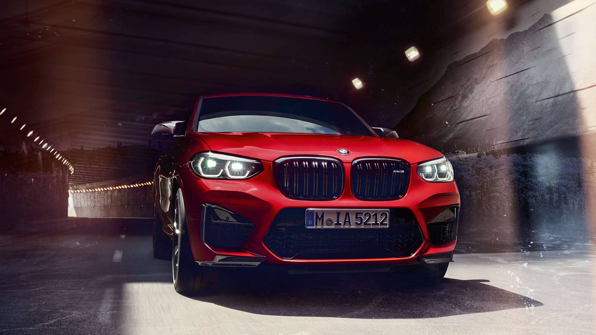 BMW X4 M Competition, vista del frontal BMW X4 M Competition en Toronto Rot metalizado, exterior, vista del frontal