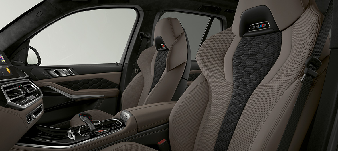 Asientos multifuncionales M BMW X5 M Asientos multifuncionales M con logo "X5 M" BMW X5 M F95, diseño interior