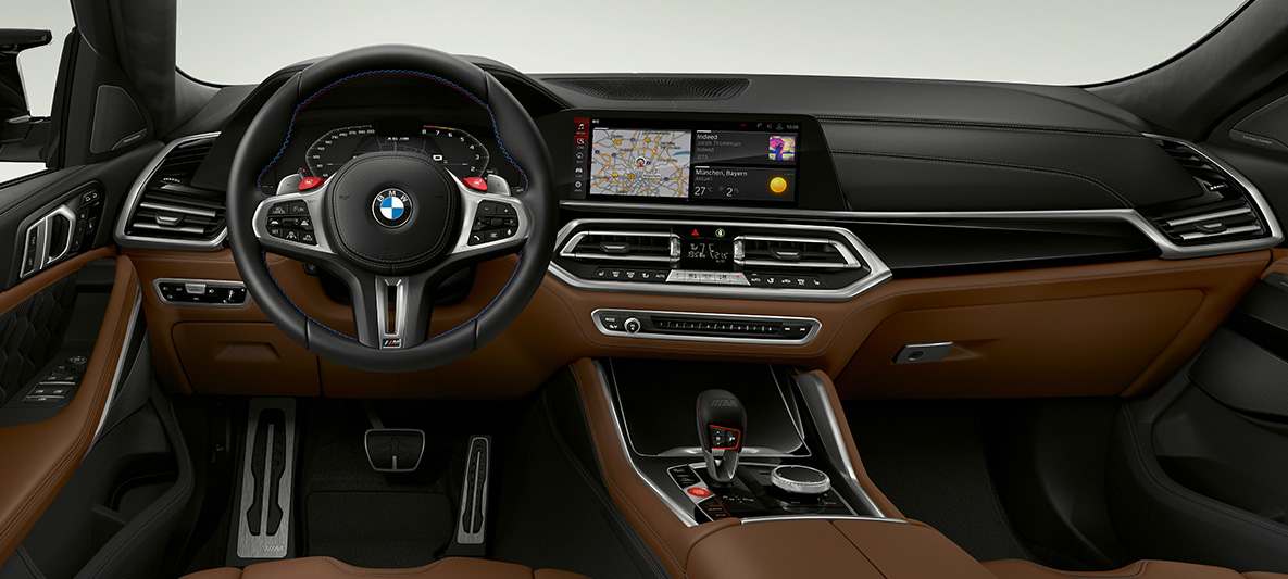 Volante M de cuero BMW X6 M Volante M de cuero con costura de contraste BMW X6 M F96 SUV 2020, puesto de conducción