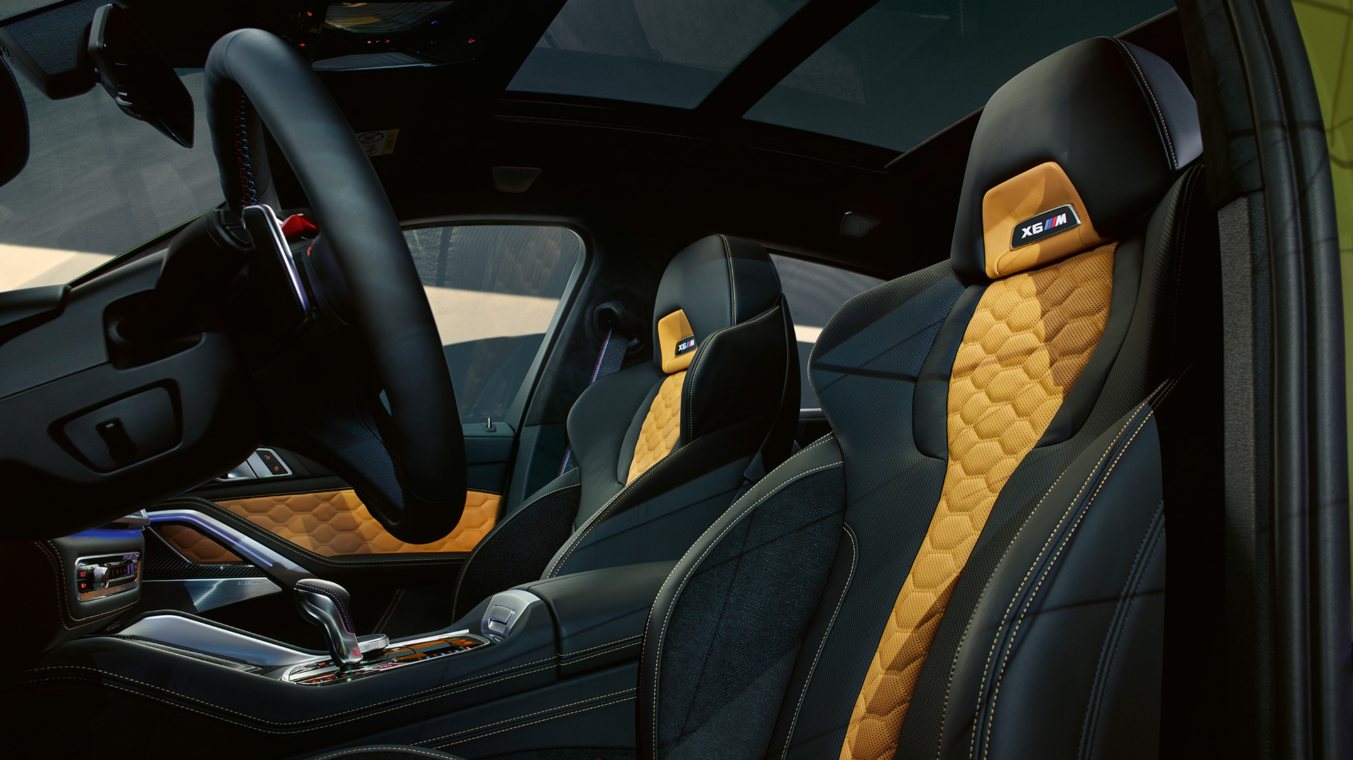 Asientos M multifunción BMW X 6 M Competition Asientos M multifunción con el logotipo X6 M iluminado BMW X6 M Competition F96, interior