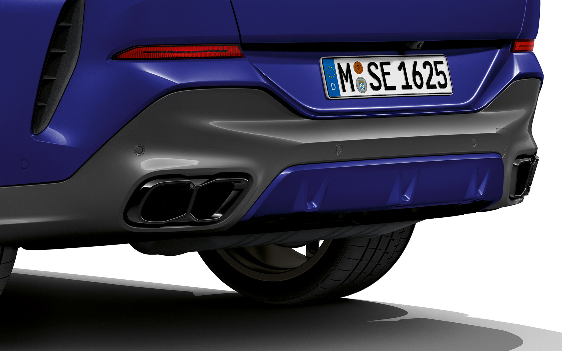 BMW X6 M60i xDrive G06 MP Sistema de escape, primer plano