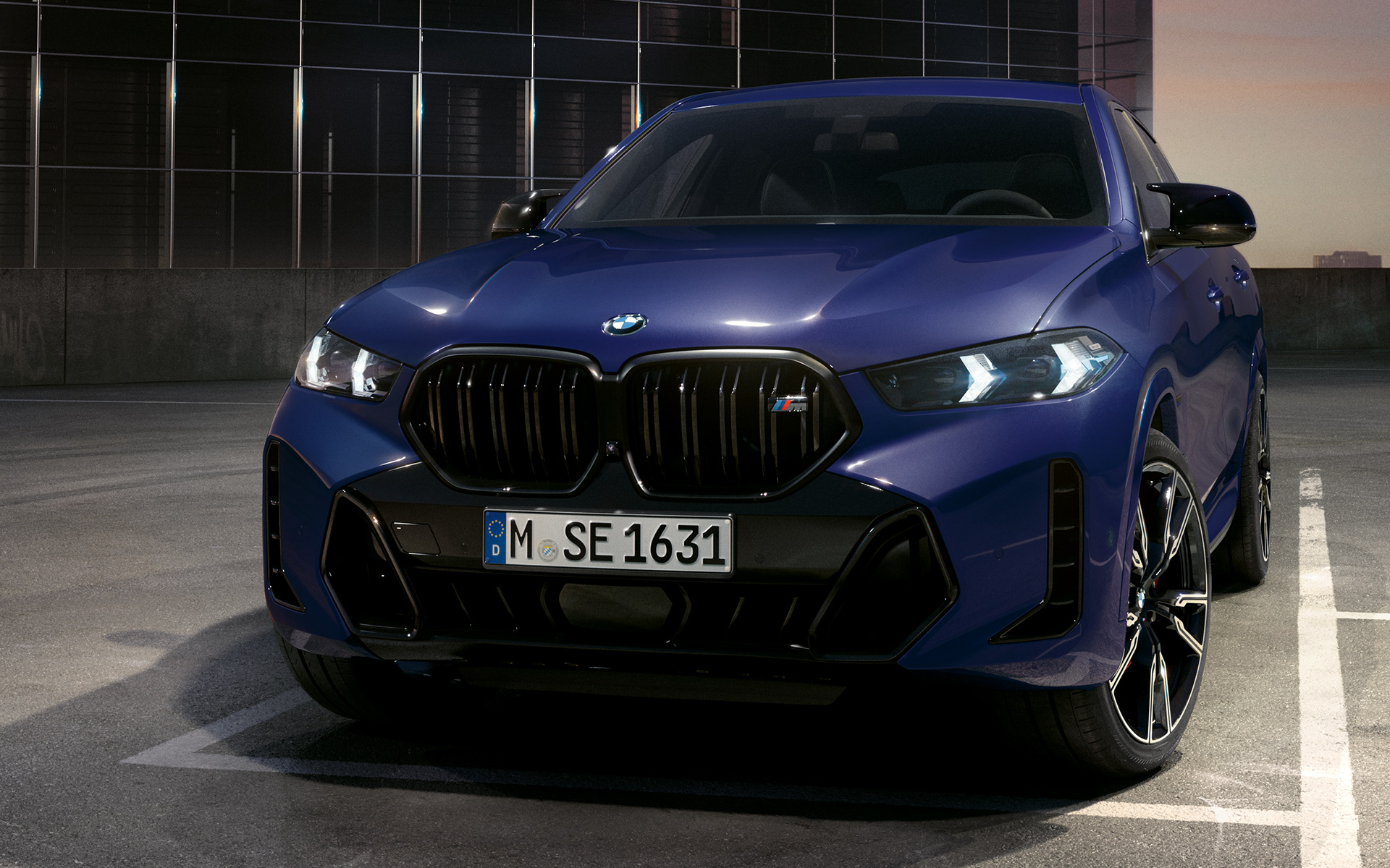 BMW X6 M60i xDrive G06 MP Faros, primer plano