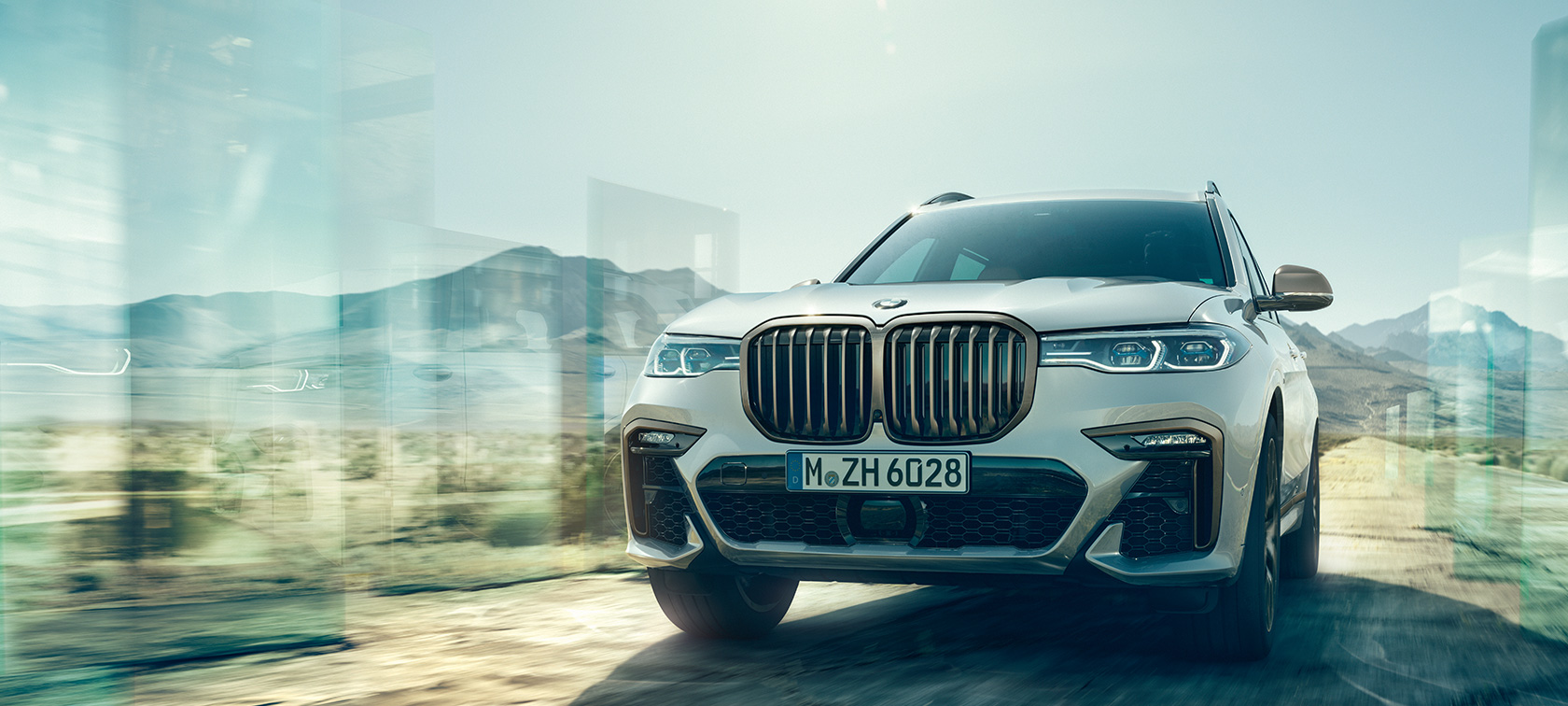 BMW X7 M50i, vista del frontal BMW X7 M50i M, Mineralweiss, G07, parado, vista del frontal