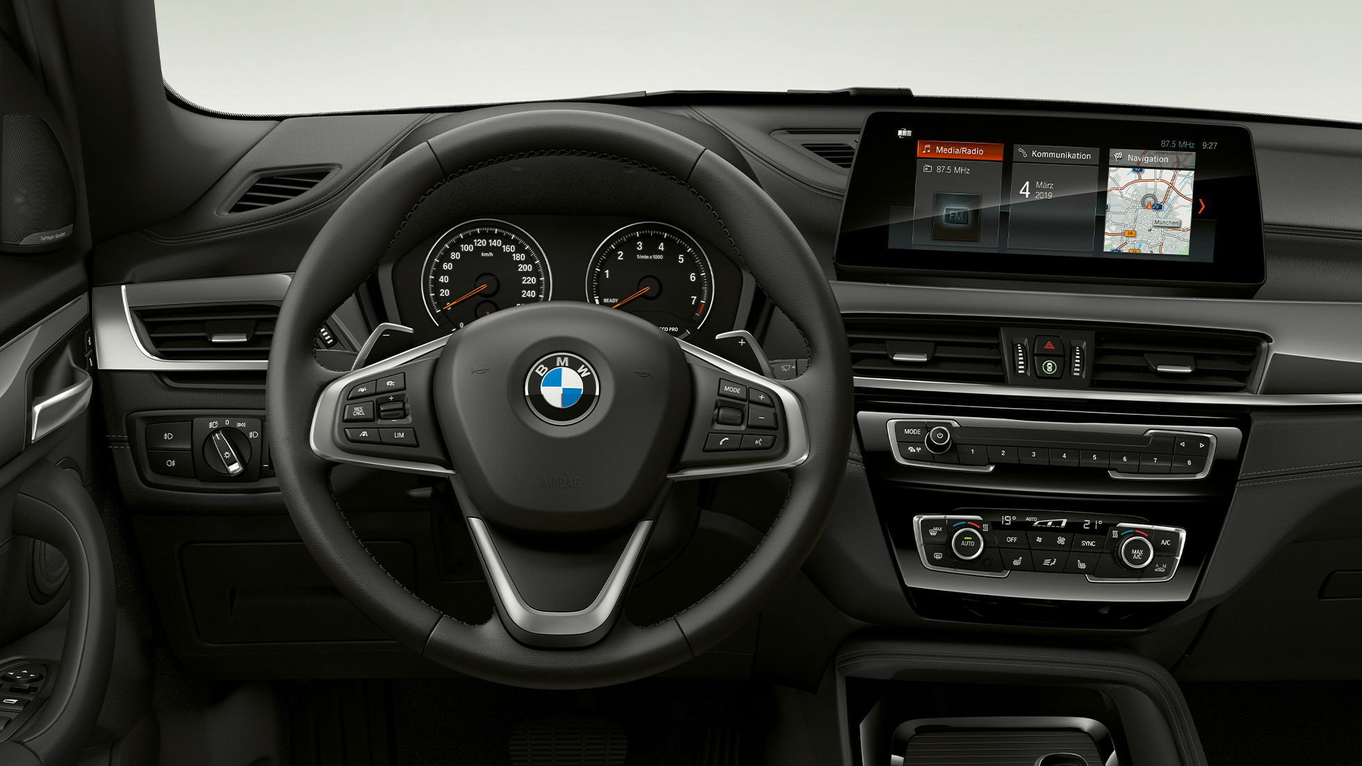 BMW X1 SUV F48, Acabado xLine, interior BMW X1 SUV F48, Acabado xLine, interior centrado en el puesto de conducción