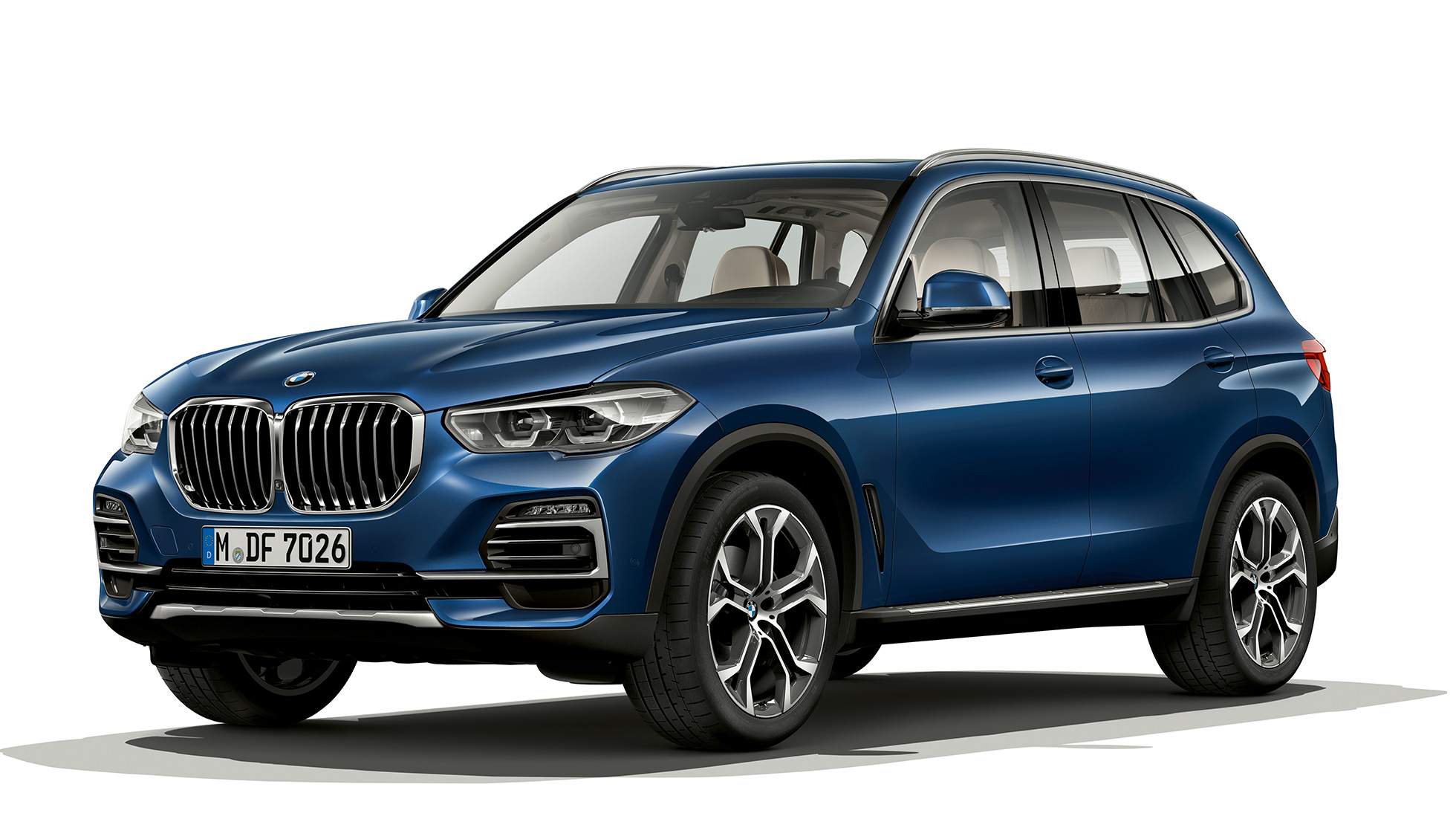 Model xLine BMW X5 xDrive40i three-quarter front view Model xLine BMW X5 xDrive40i G05 2018 Phytonic Blue metallic three-quarter front view