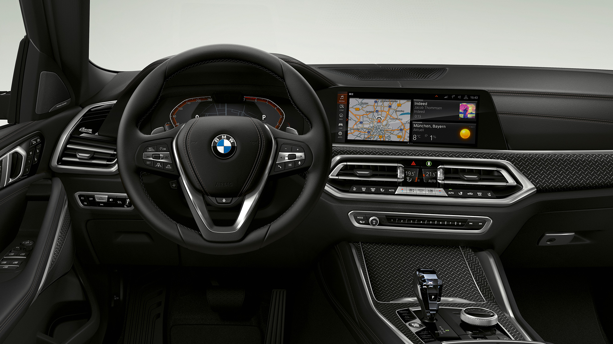 BMW X6 con BMW xLine, puesto de conducción. BMW X6 con BMW xLine, interior centrado en el puesto de conducción.