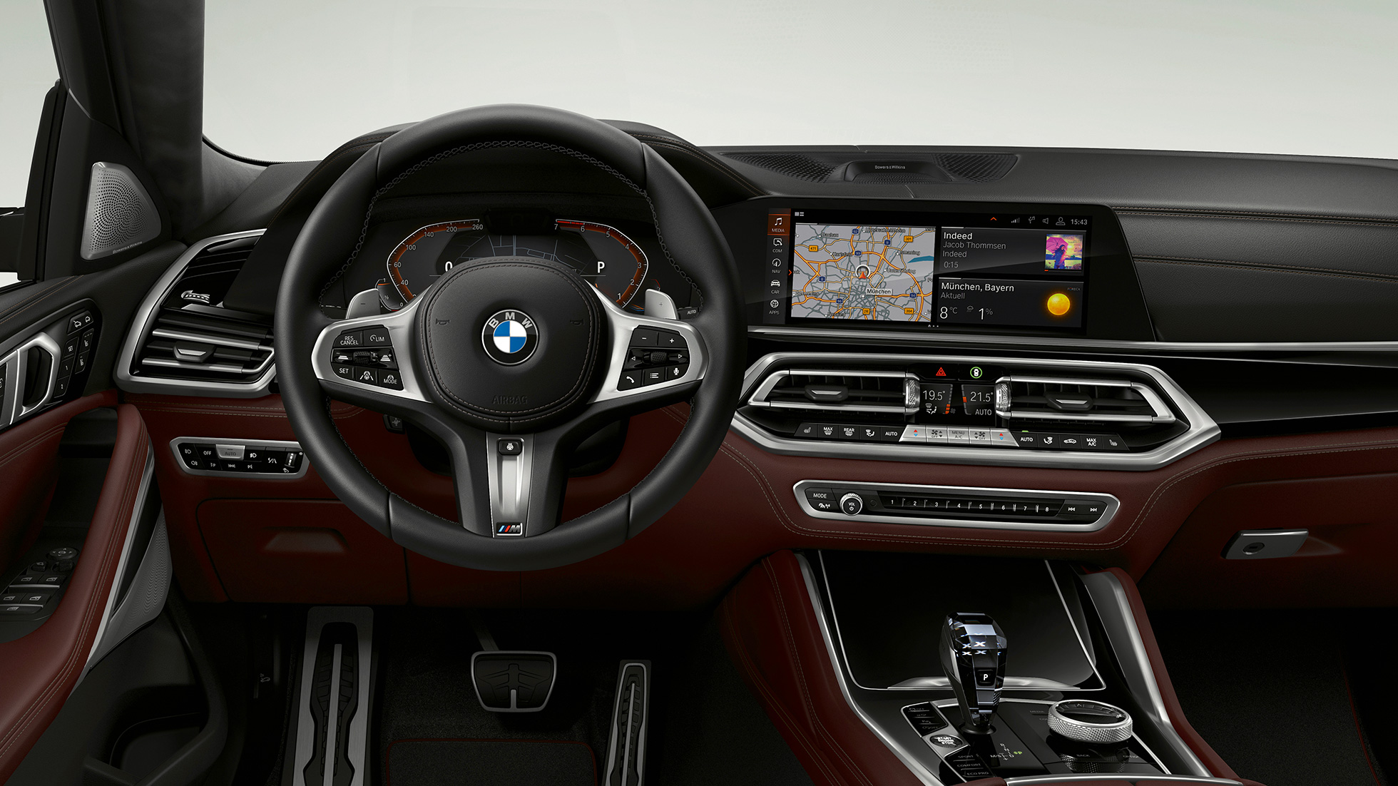 BMW X6 con BMW Individual, puesto de conducción. BMW X6 con BMW Individual, interior centrado en el puesto de conducción.